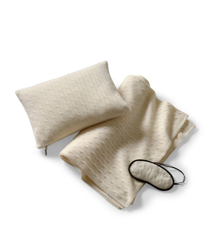 Ralph Lauren Home Ralph Lauren Home Cashmere Cable-Knit Travel Set