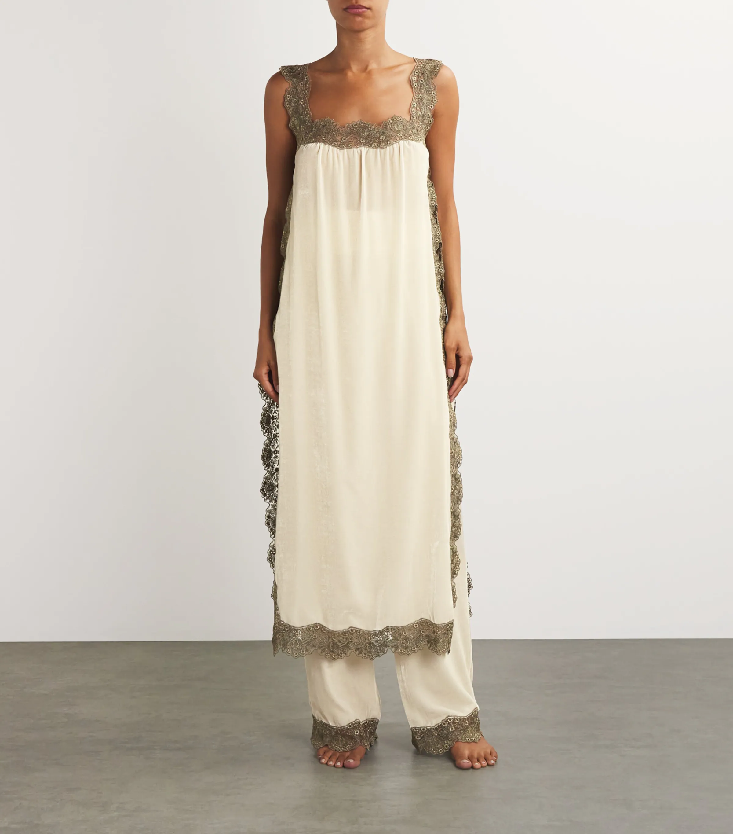 Loretta Caponi Loretta Caponi Velvet Lace-Trim Fiocco Nightdress