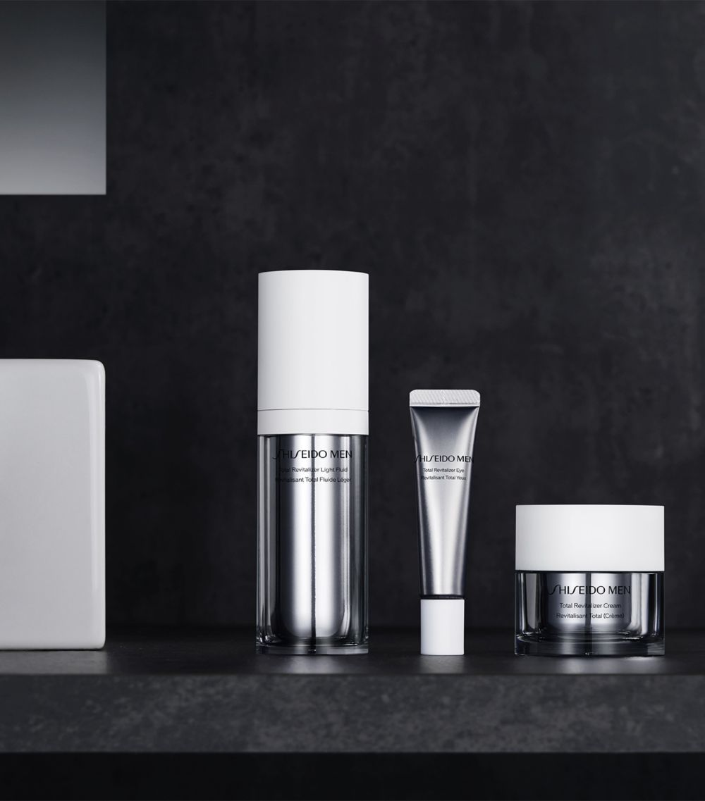Shiseido Shiseido Men Total Revitalizer Light Fluid (70Ml)