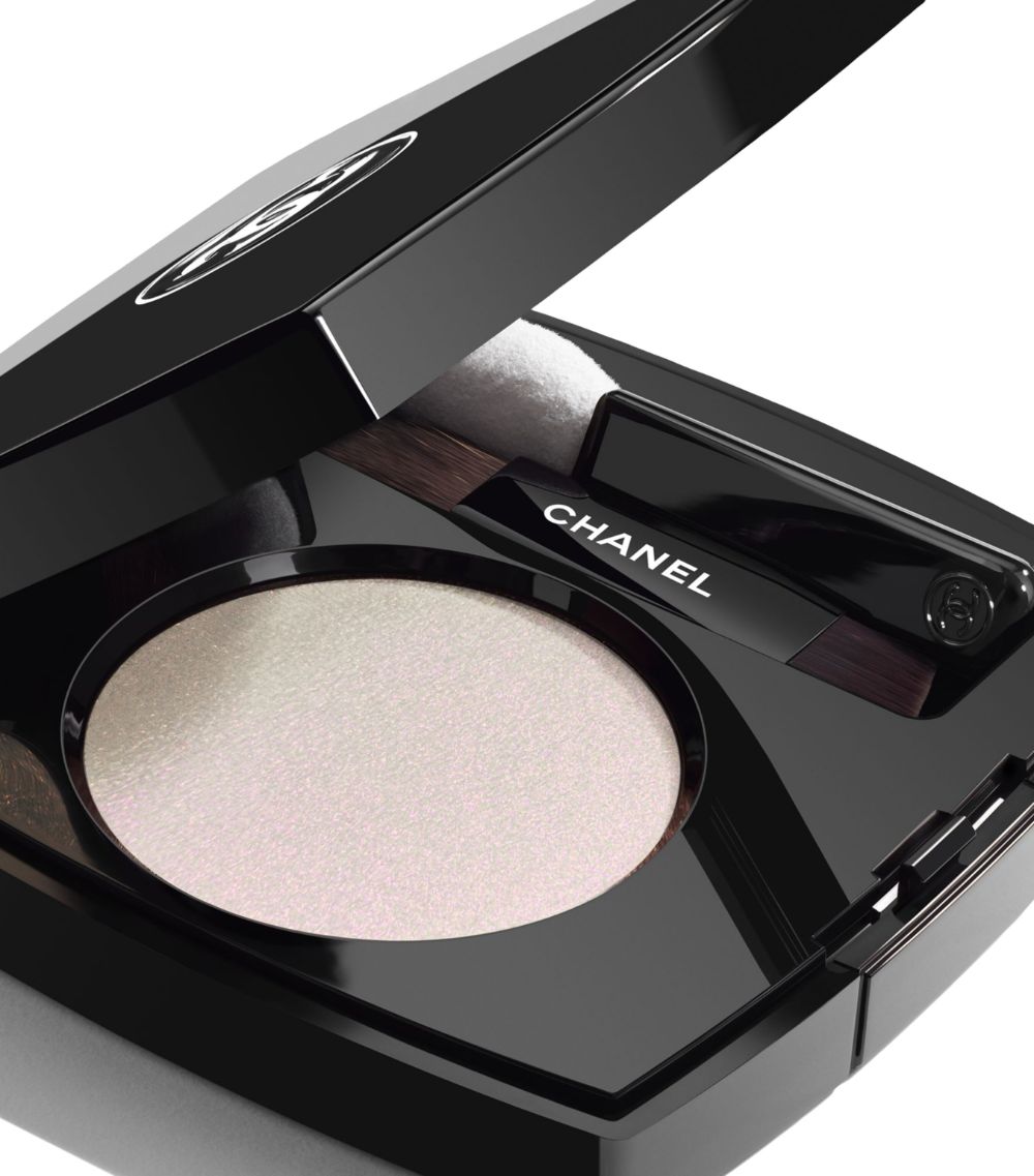 Chanel Chanel Ombre Essentielle Multi-Use Longwearing Eyeshadow