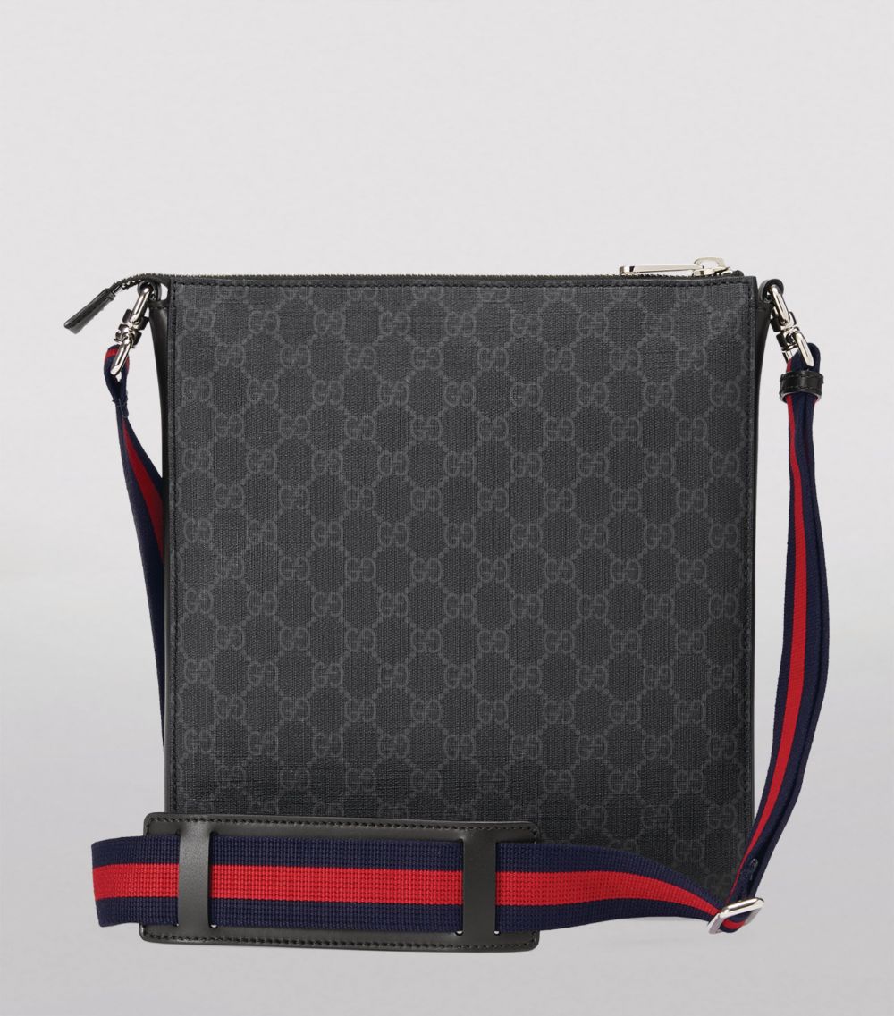 Gucci Gucci Gg Supreme Canvas Messenger Bag