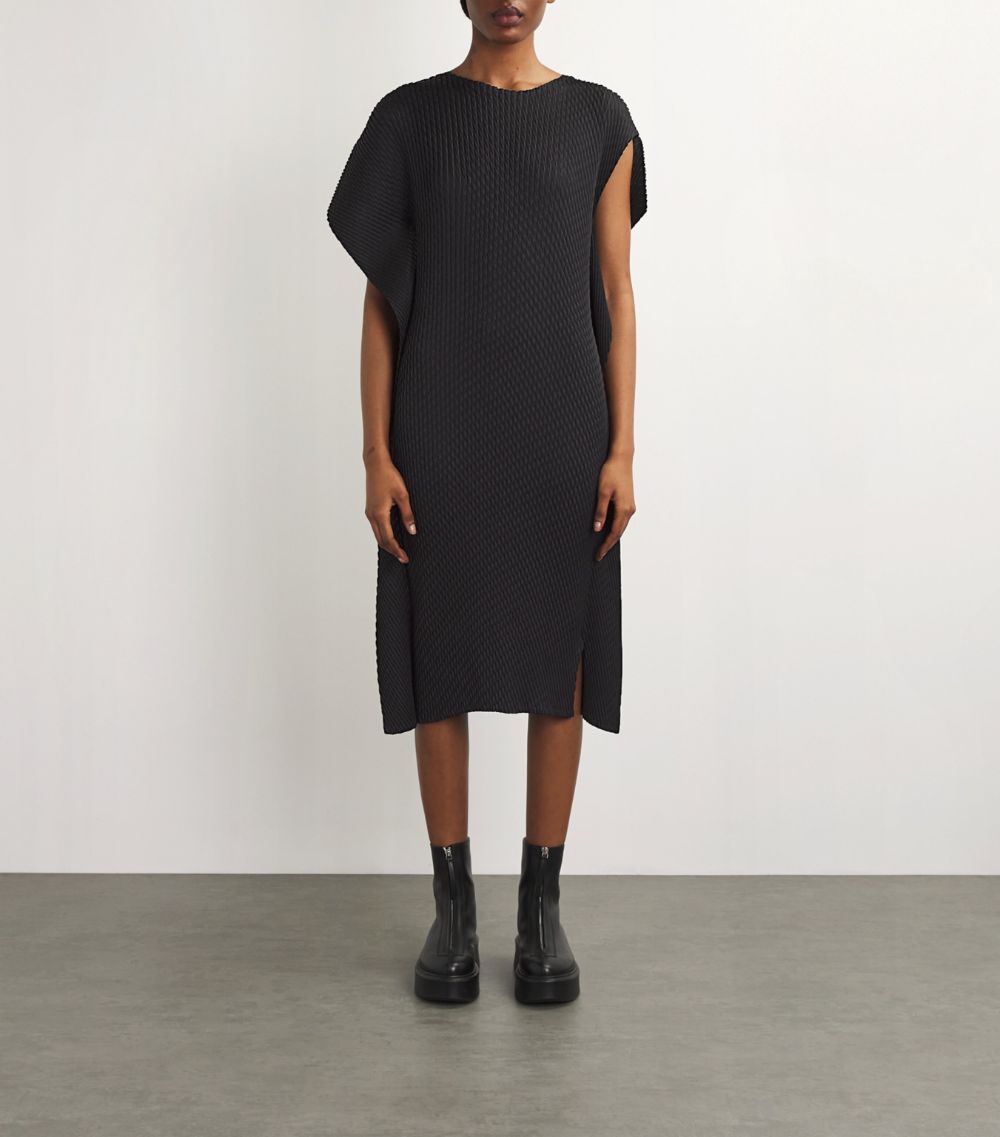 Issey Miyake Issey Miyake Sleek Pleats Dress