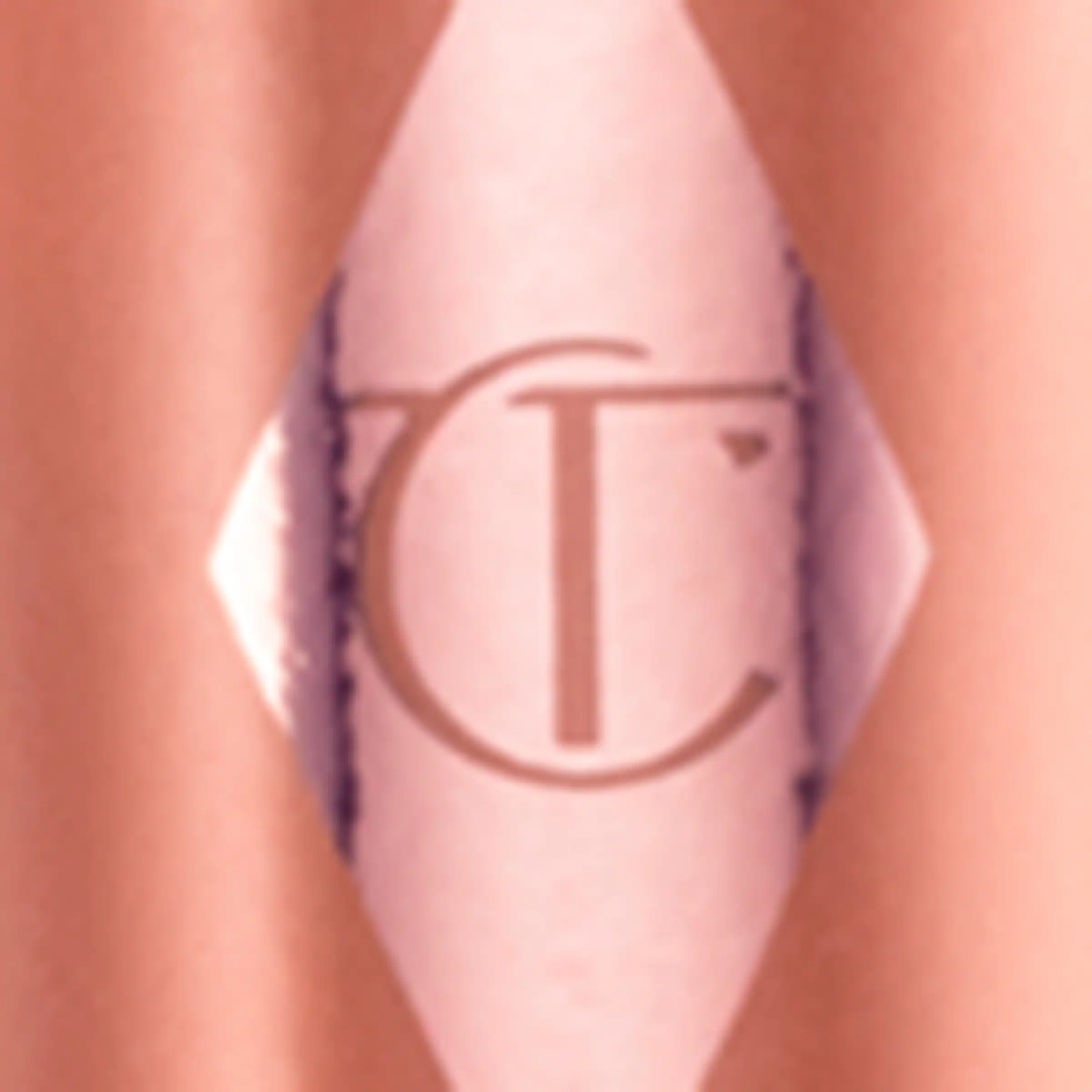 Charlotte Tilbury Charlotte Tilbury Glowgasm Beauty Light Wand Highlighter