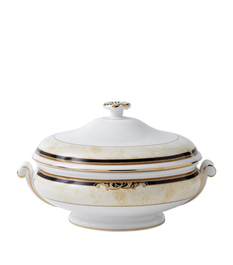 Wedgwood Wedgwood Cornucopia Covered Vegetable Dish