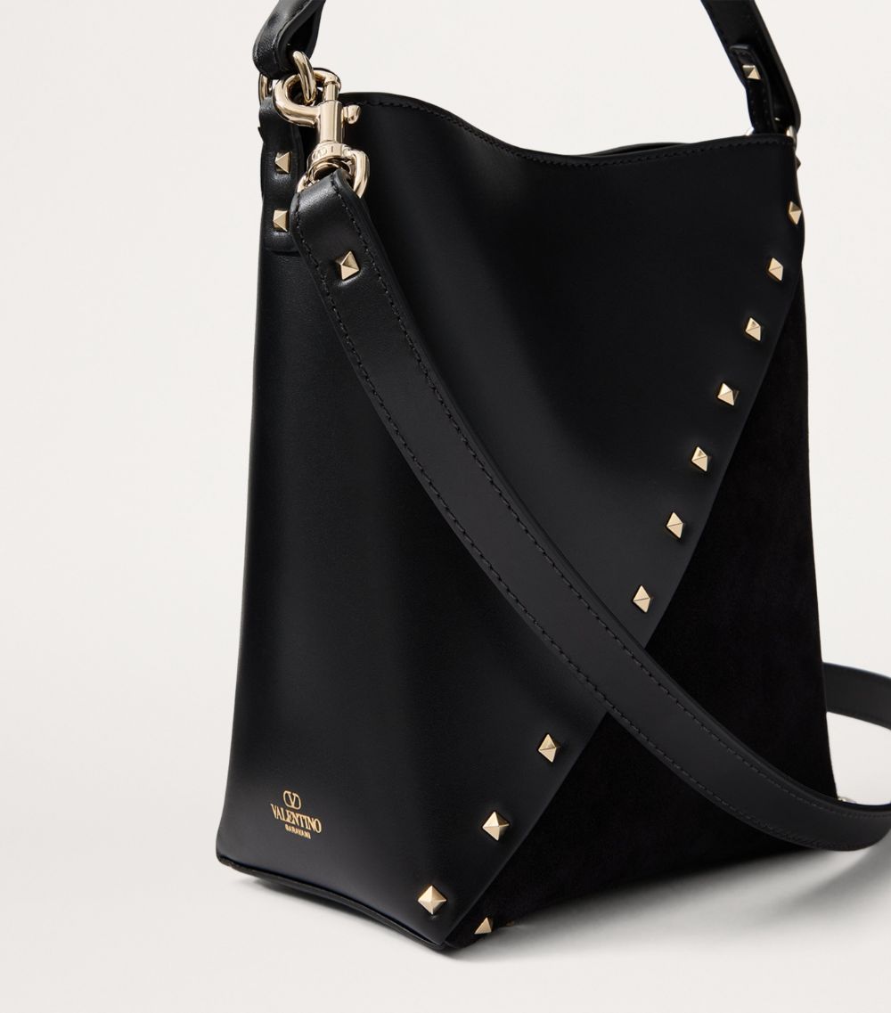 VALENTINO GARAVANI Valentino Garavani Small Leather Rockstud Wispy Bucket Bag