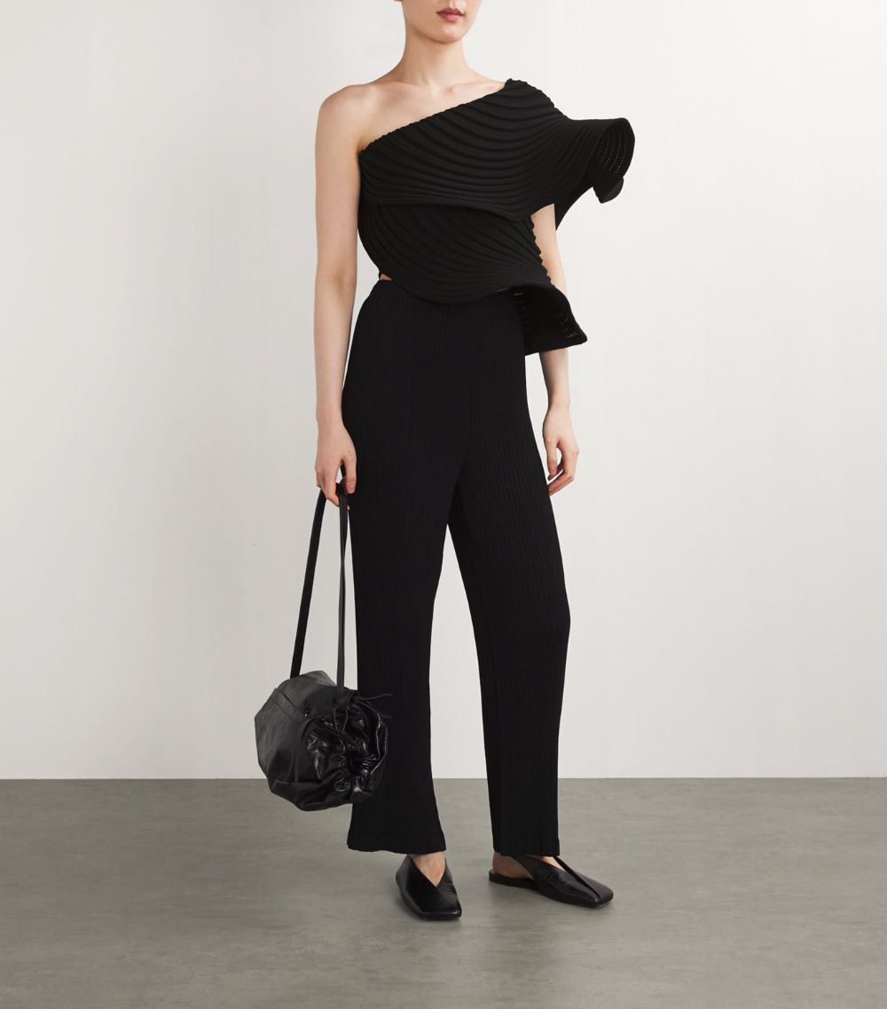 Issey Miyake Issey Miyake One-Shoulder Infinite Top