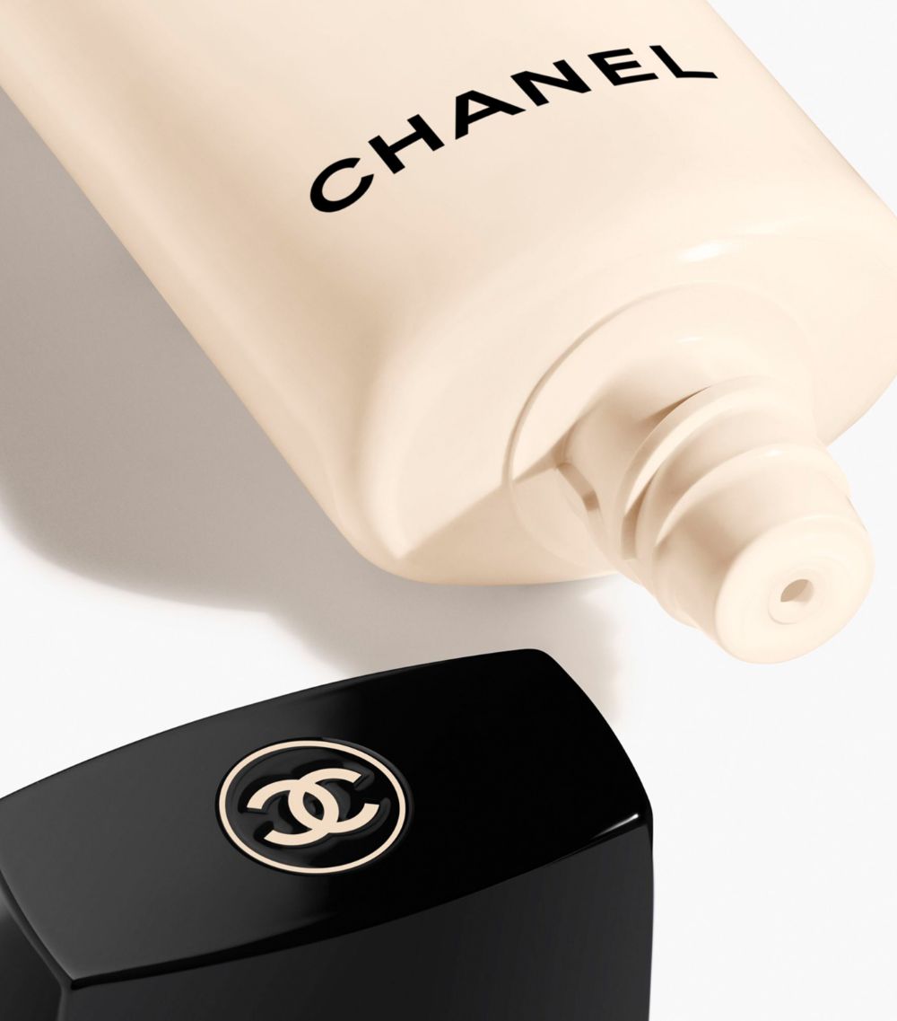 Chanel CHANEL (LES BEIGES) Healthy Winter Glow Primer