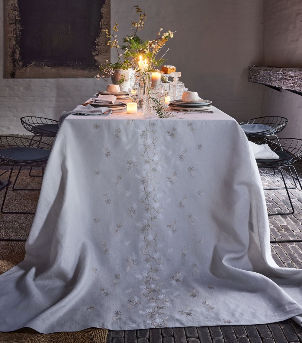 Alexandre Turpault Alexandre Turpault Linen Embroidered Tablecloth (170Cm X 320Cm)