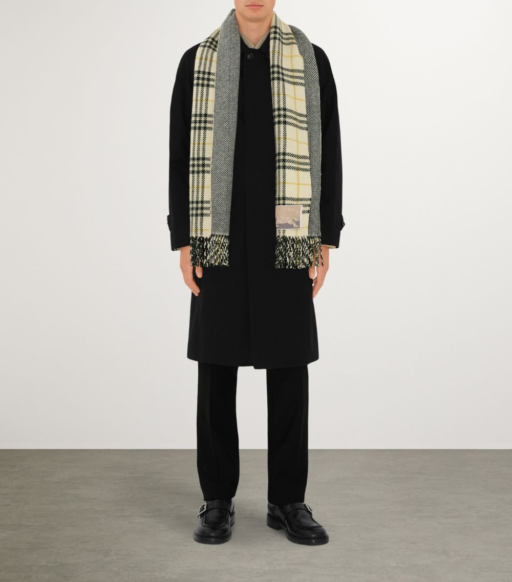 Burberry Burberry Cashmere-Wool Reversible Check Scarf