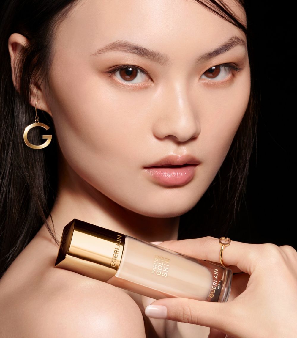 Guerlain Guerlain Parure Gold Skin Rejuvenating Radiance Foundation