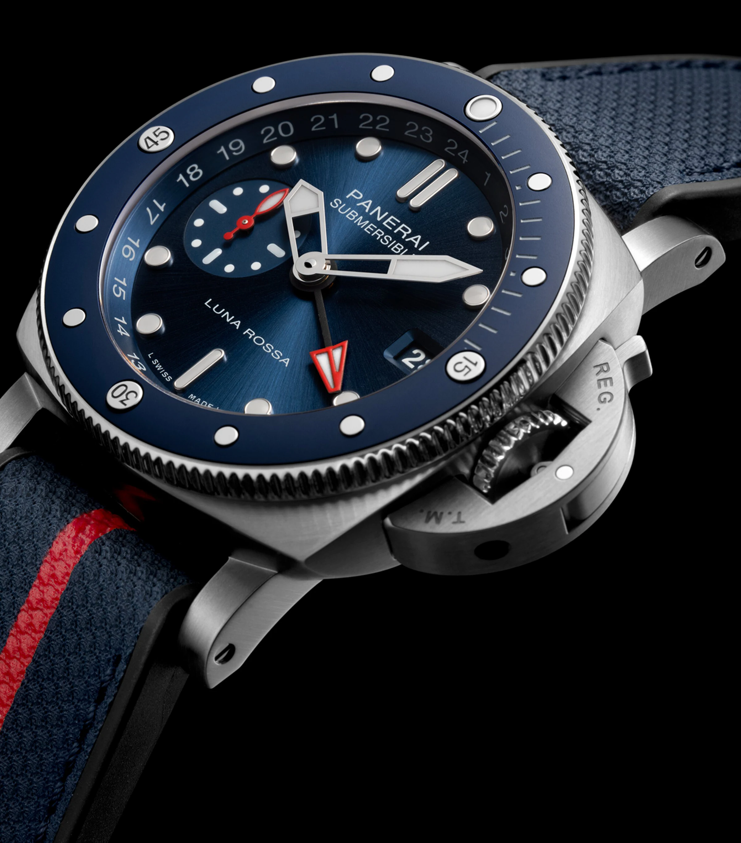  Panerai Titanium Submersible Gmt Luna Rossa Titanio Watch