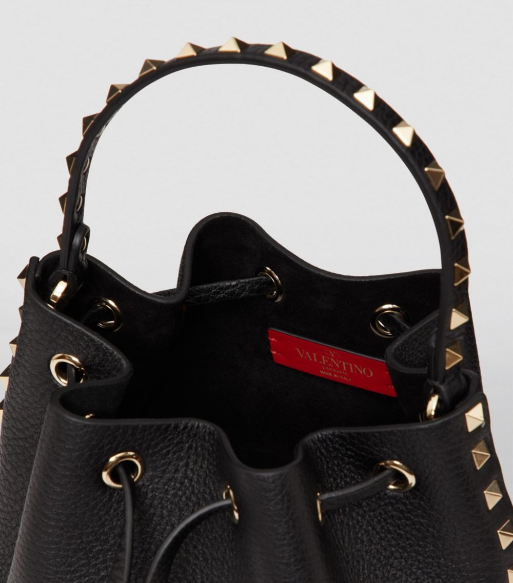 VALENTINO GARAVANI Valentino Garavani Leather Rockstud Bucket Bag