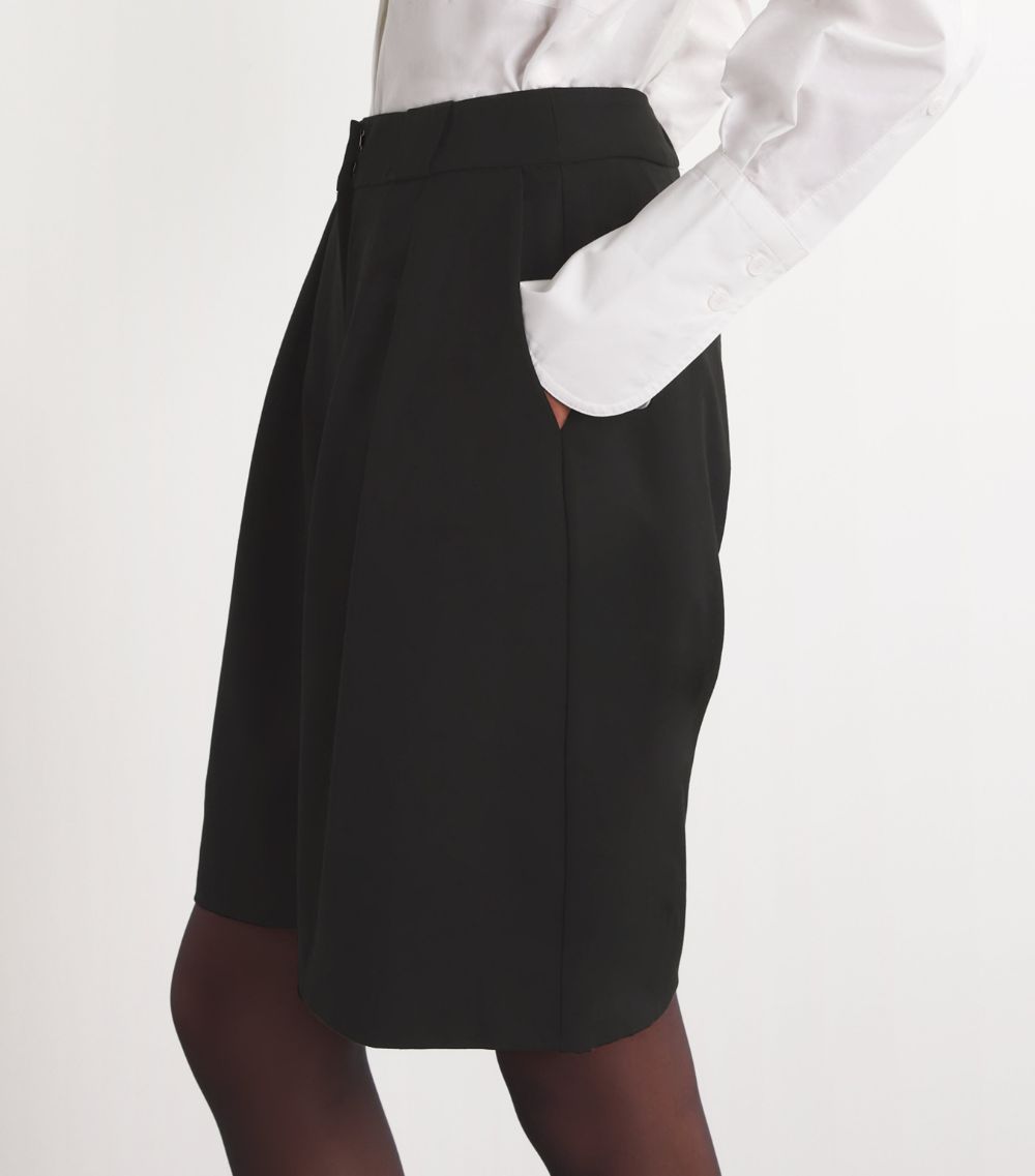  Aexae Wool Pleated Bermuda Shorts