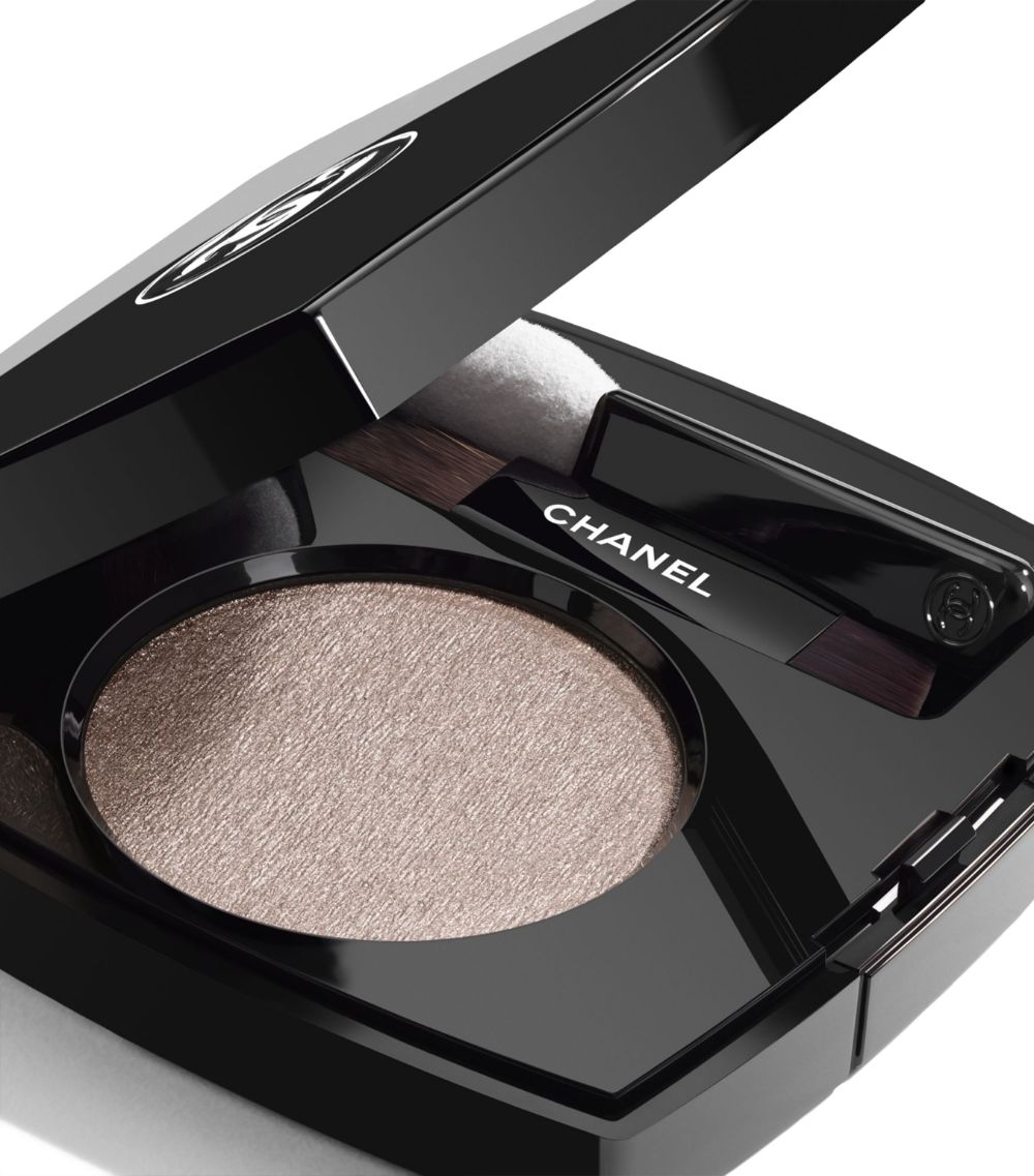 Chanel Chanel Ombre Essentielle Multi-Use Longwearing Eyeshadow