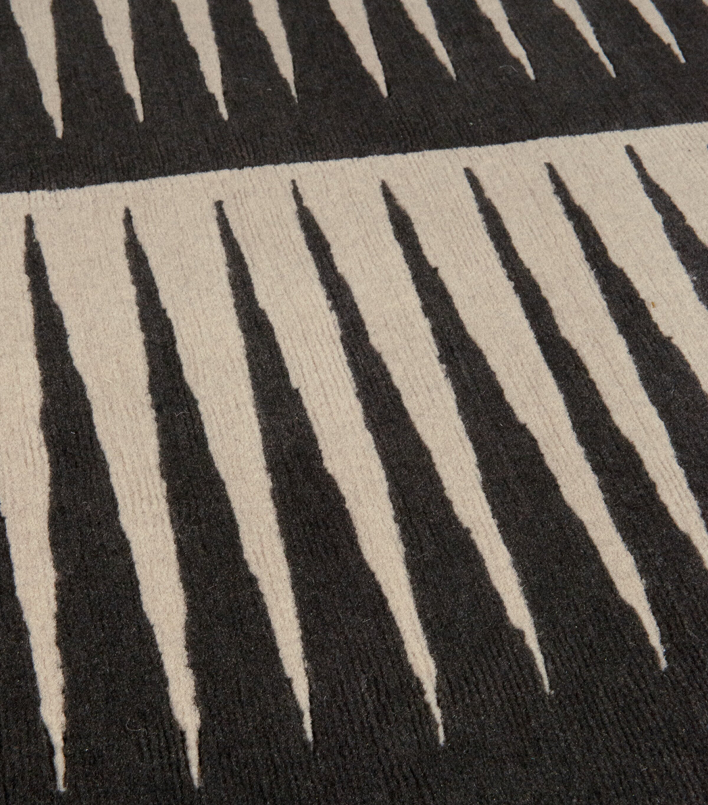  The Rug Company x Kelly Wearstler Bravado Graphite Runner