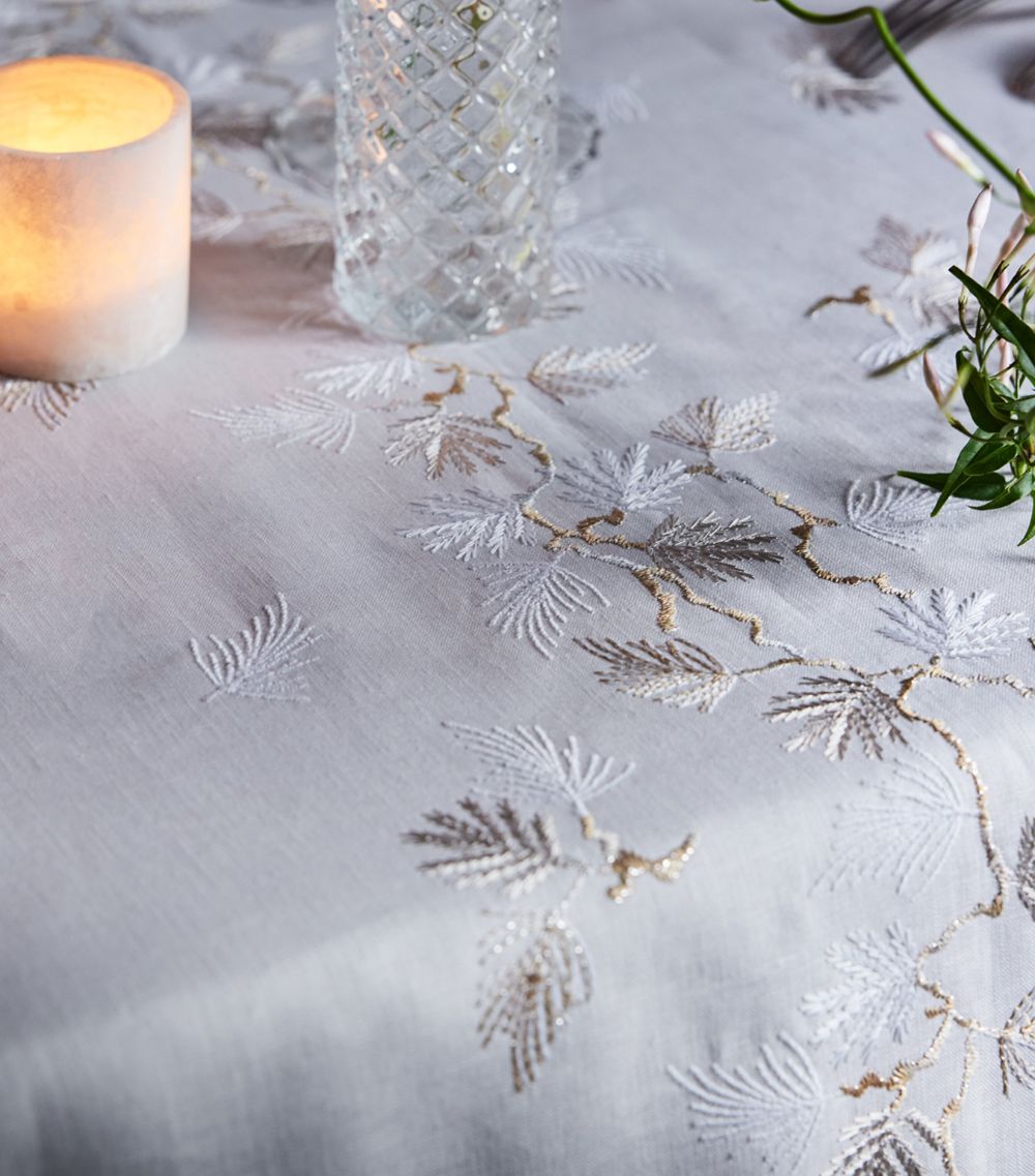 Alexandre Turpault Alexandre Turpault Linen Embroidered Tablecloth (170Cm X 320Cm)