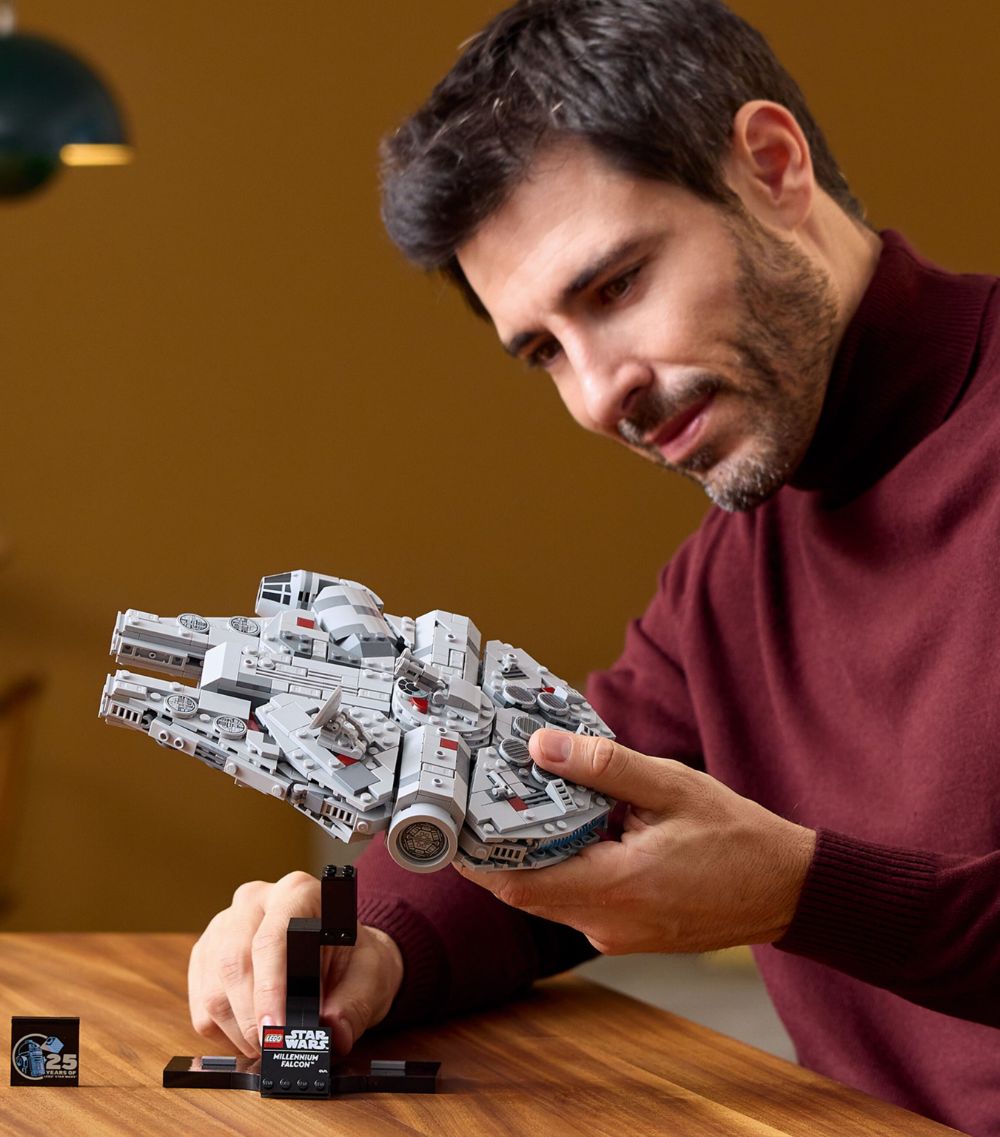 Lego Lego Star Wars Millennium Falcon Model Set 75375