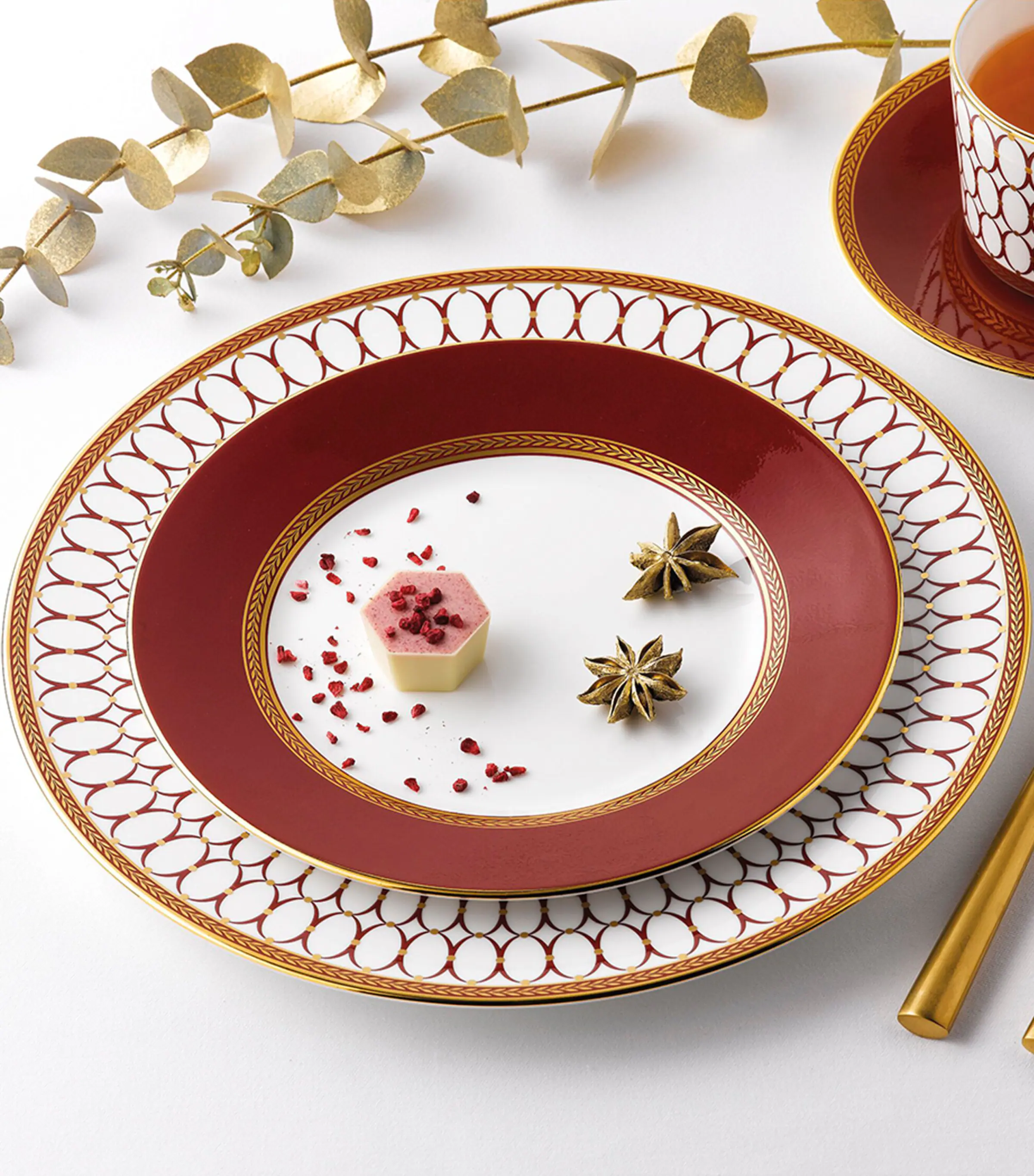 Wedgwood Wedgwood Renaissance Red Plate