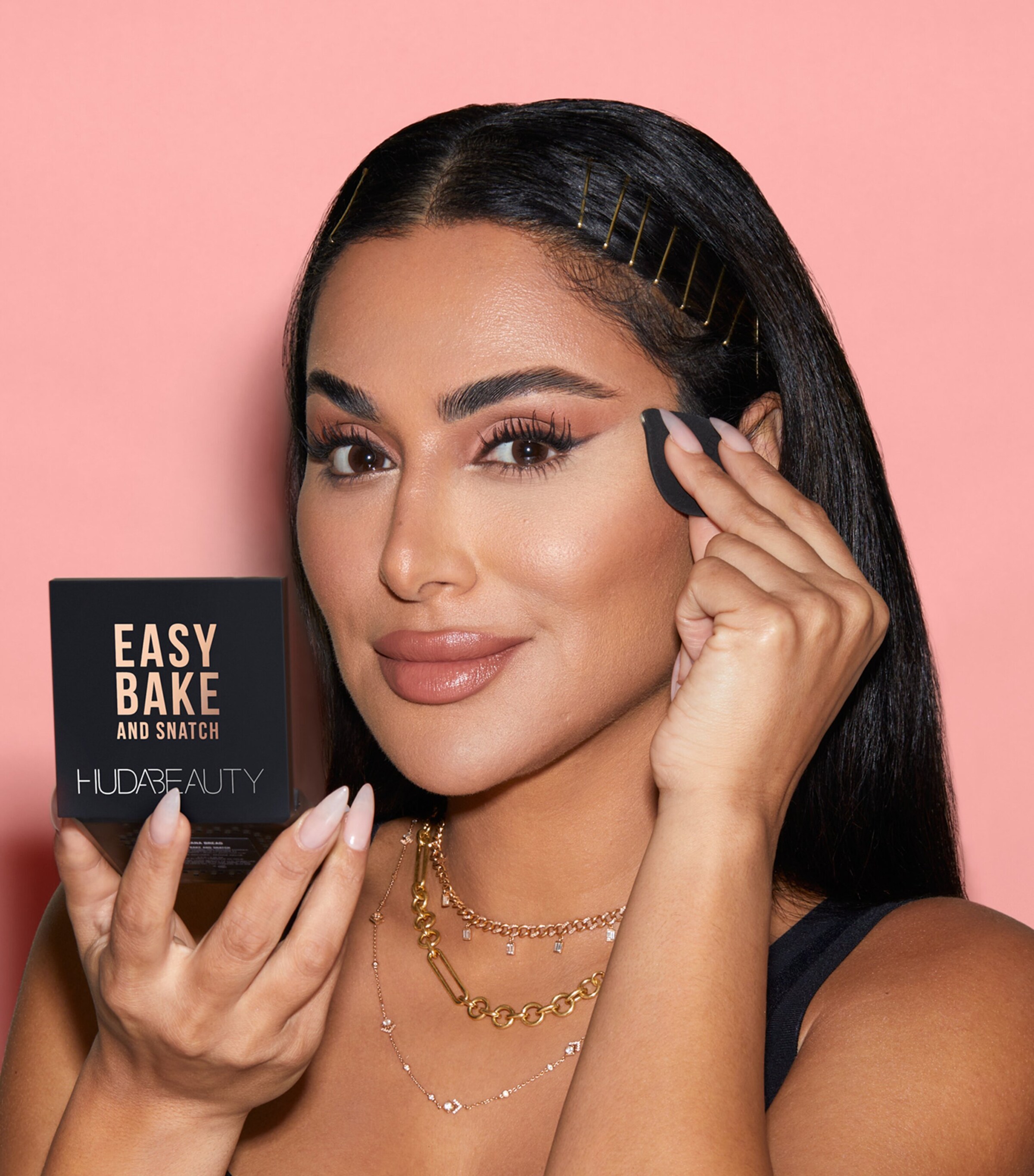 Huda Beauty Huda Beauty Easy Bake and Snatch Pressed Brightening and Setting Powder