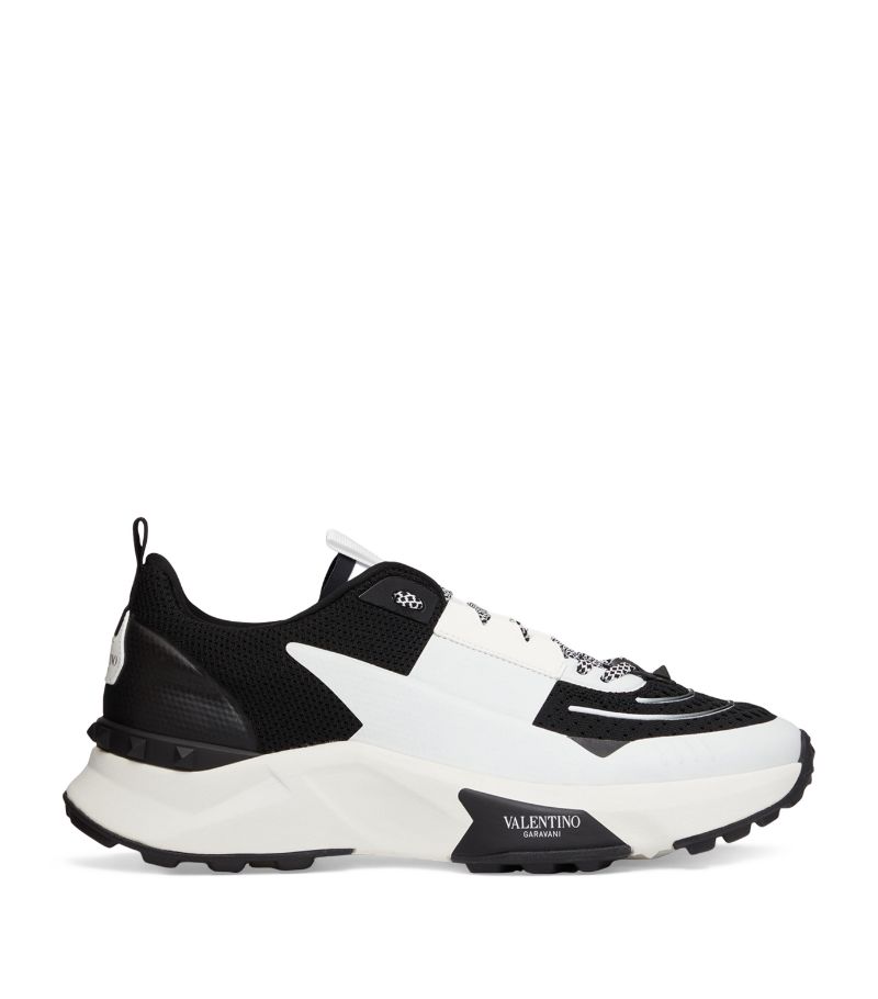 VALENTINO GARAVANI Valentino Garavani Leather True Act Sneakers