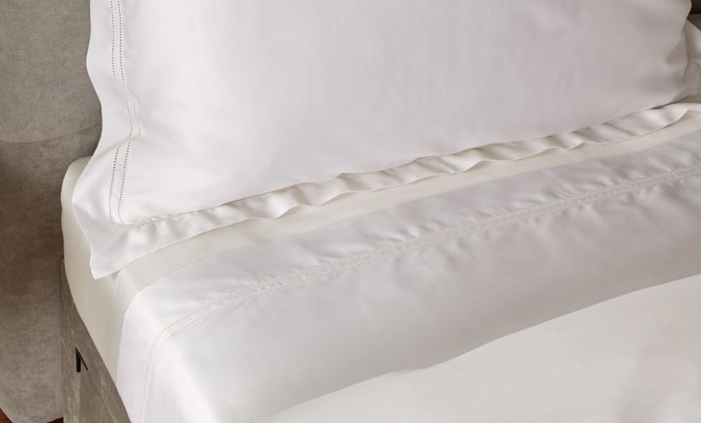 Harrods Of London Harrods Of London Silk Cotton Square Pillowcase Pair (65Cm X 65Cm)