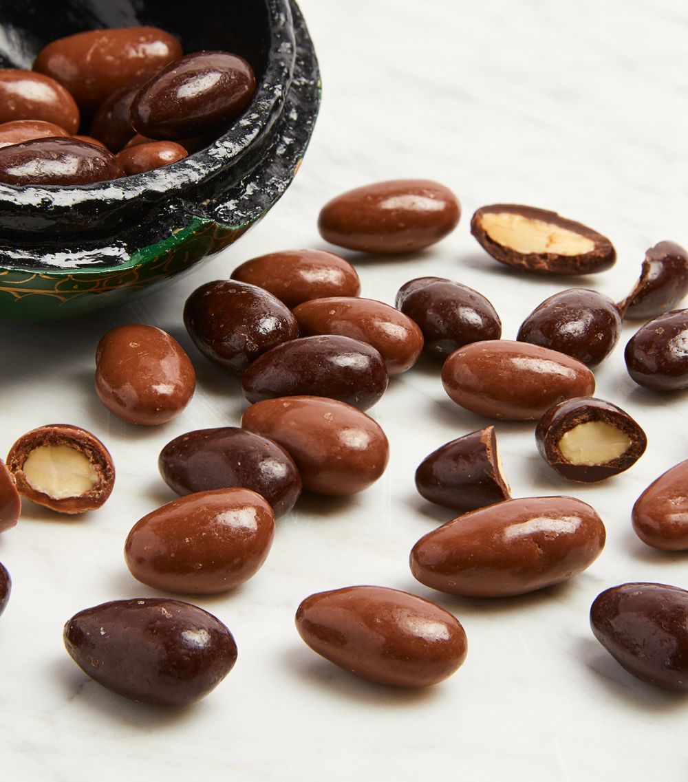 Farhi Farhi Assorted Chocolate Almond Bonbonnière (130G)