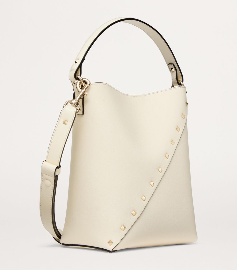 VALENTINO GARAVANI Valentino Garavani Small Leather Rockstud Wispy Bucket Bag