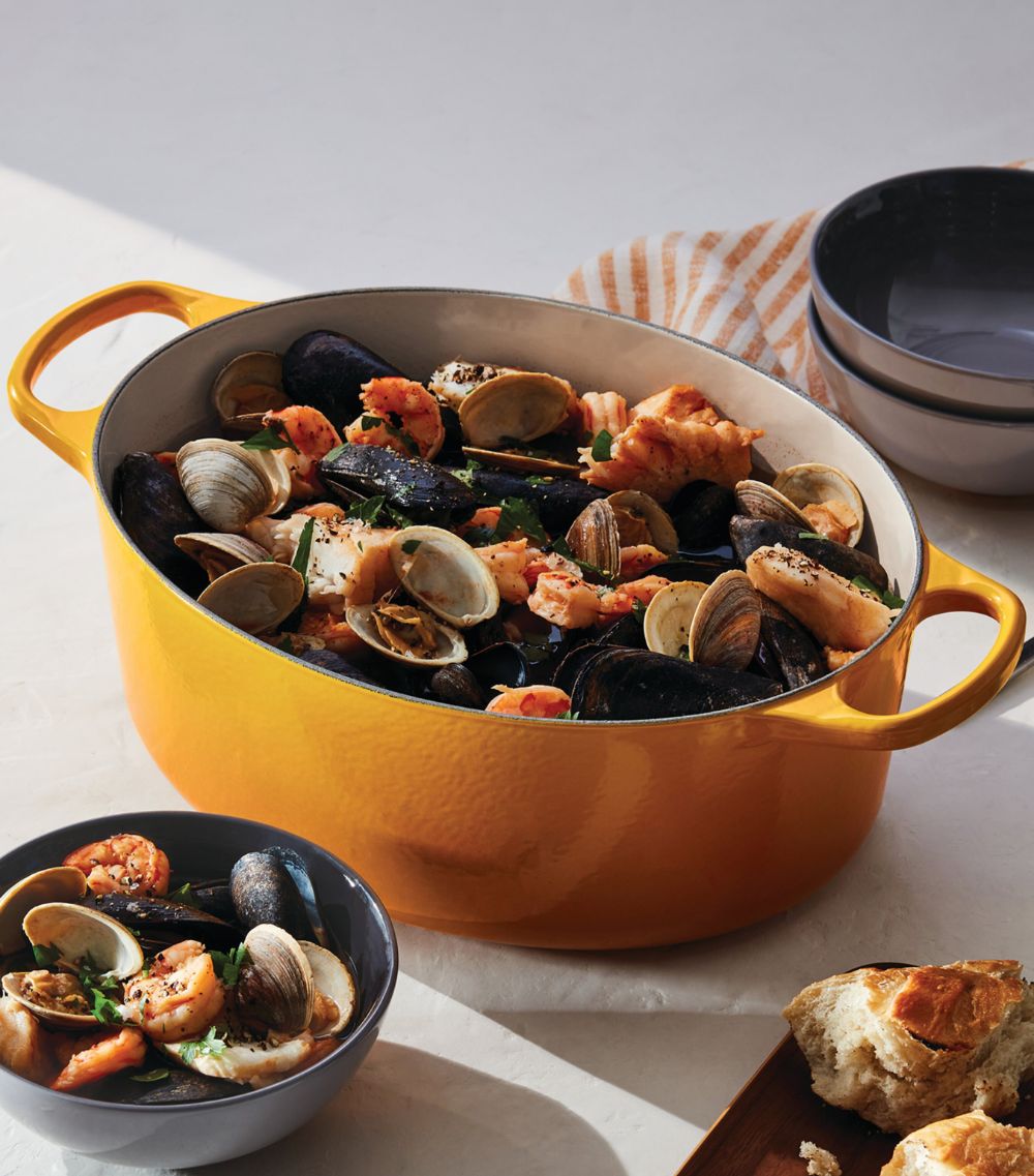 Le Creuset Le Creuset Cast Iron Signature Round Casserole Dish (29cm)