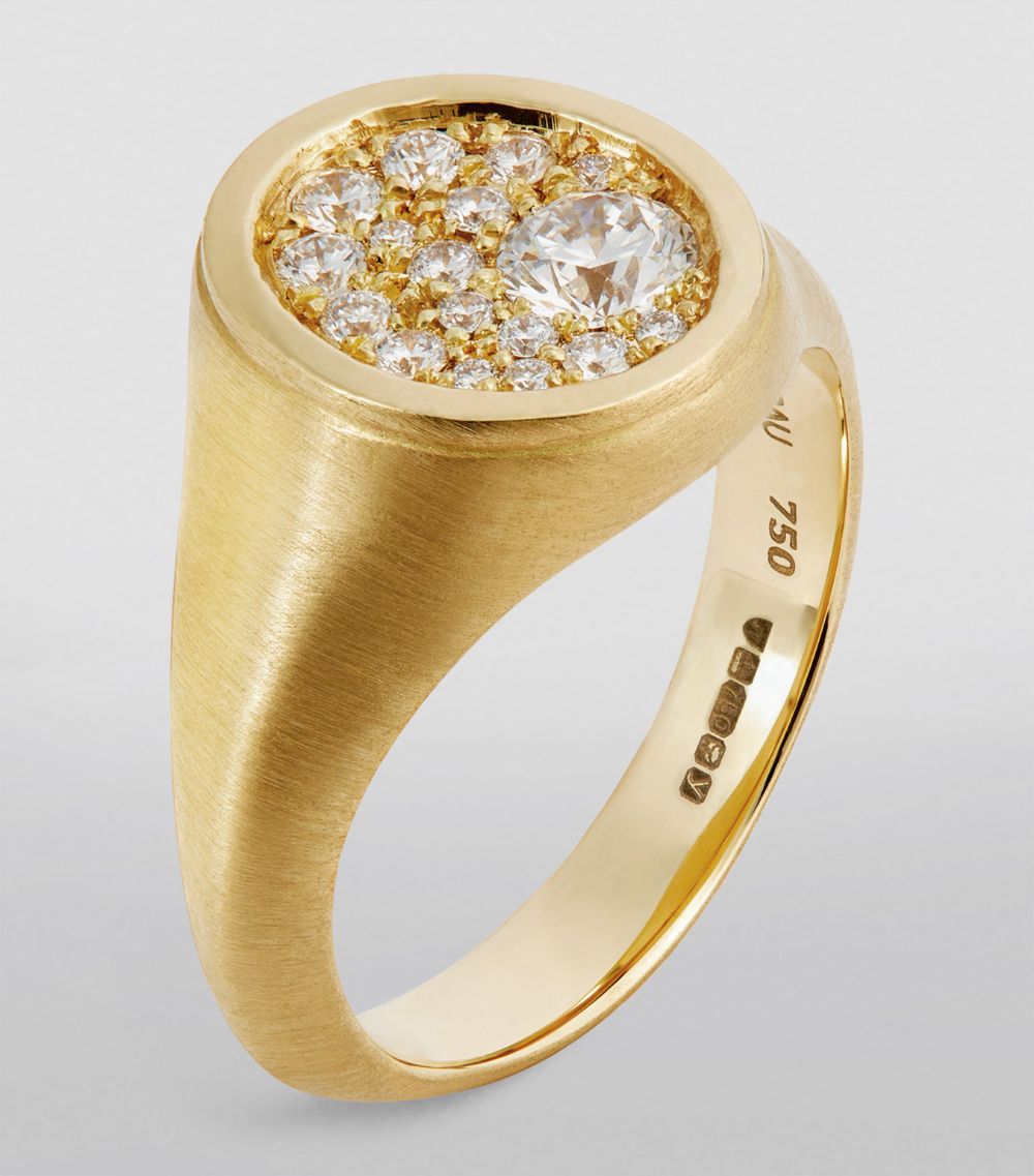 Jade Trau Jade Trau Yellow Gold And Diamond Pave Oval Signet Ring (Size 3.5)
