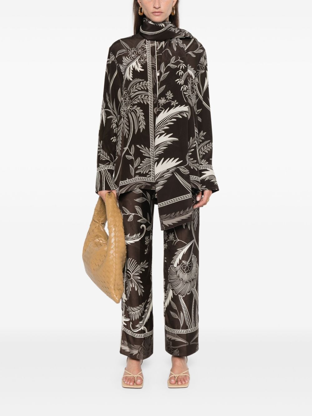 For restless sleepers FOR RESTLESS SLEEPERS- Printed Silk Trousers