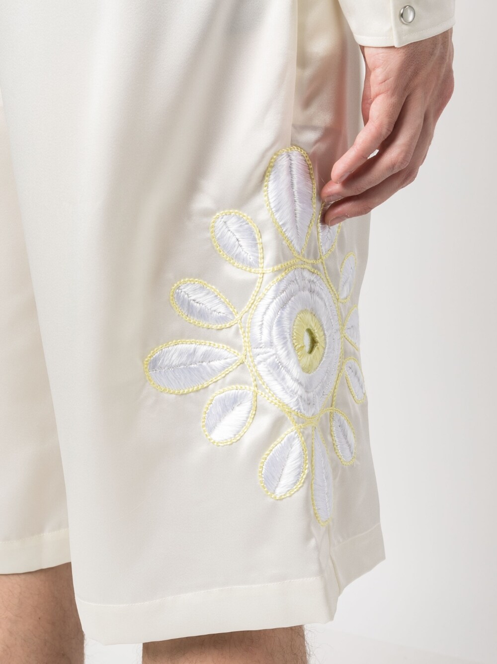 Bluemarble BLUEMARBLE- Embroidered Flowers Shorts