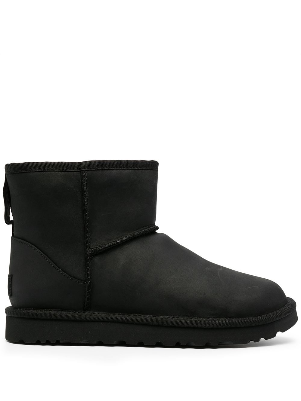  UGG AUSTRALIA- Classic Mini Leather Boots