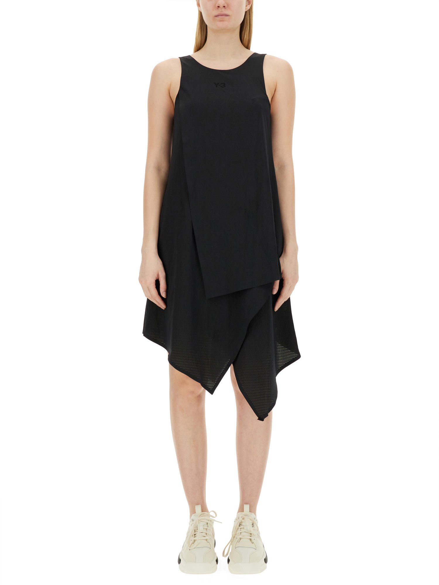  y - 3 dress with logo