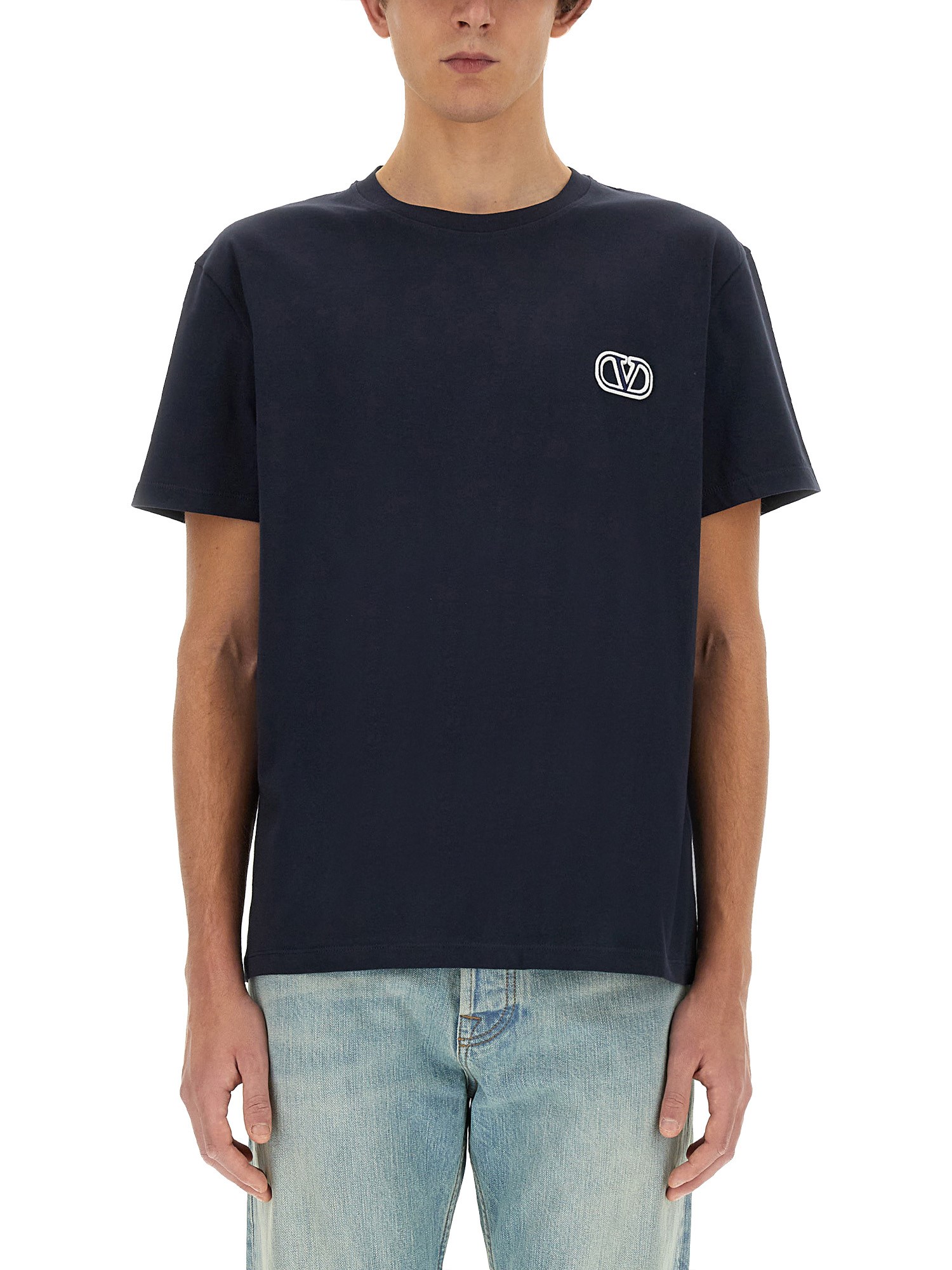 Valentino valentino t-shirt with "vlogo signature" patch