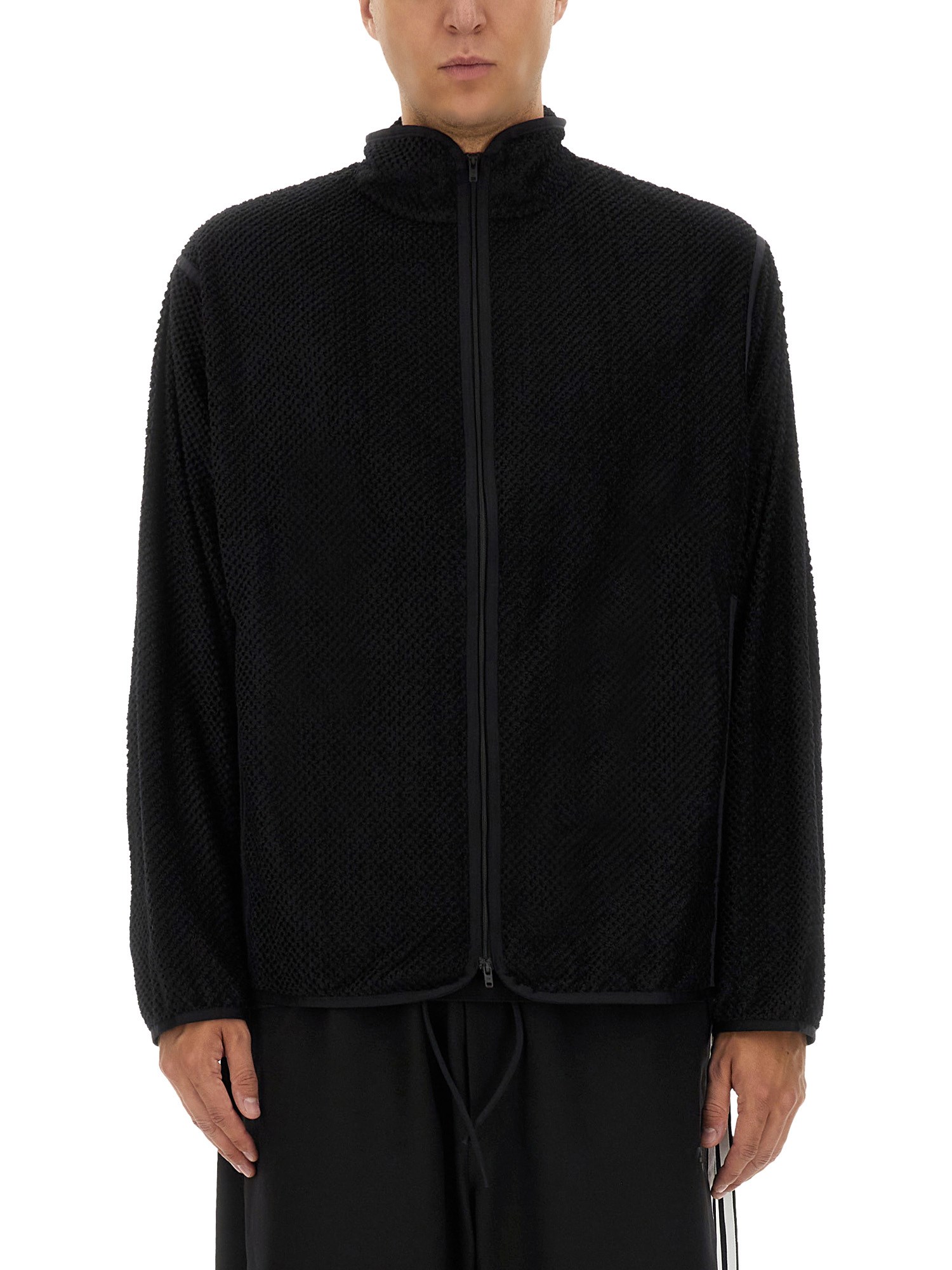  y - 3 zip sweatshirt.