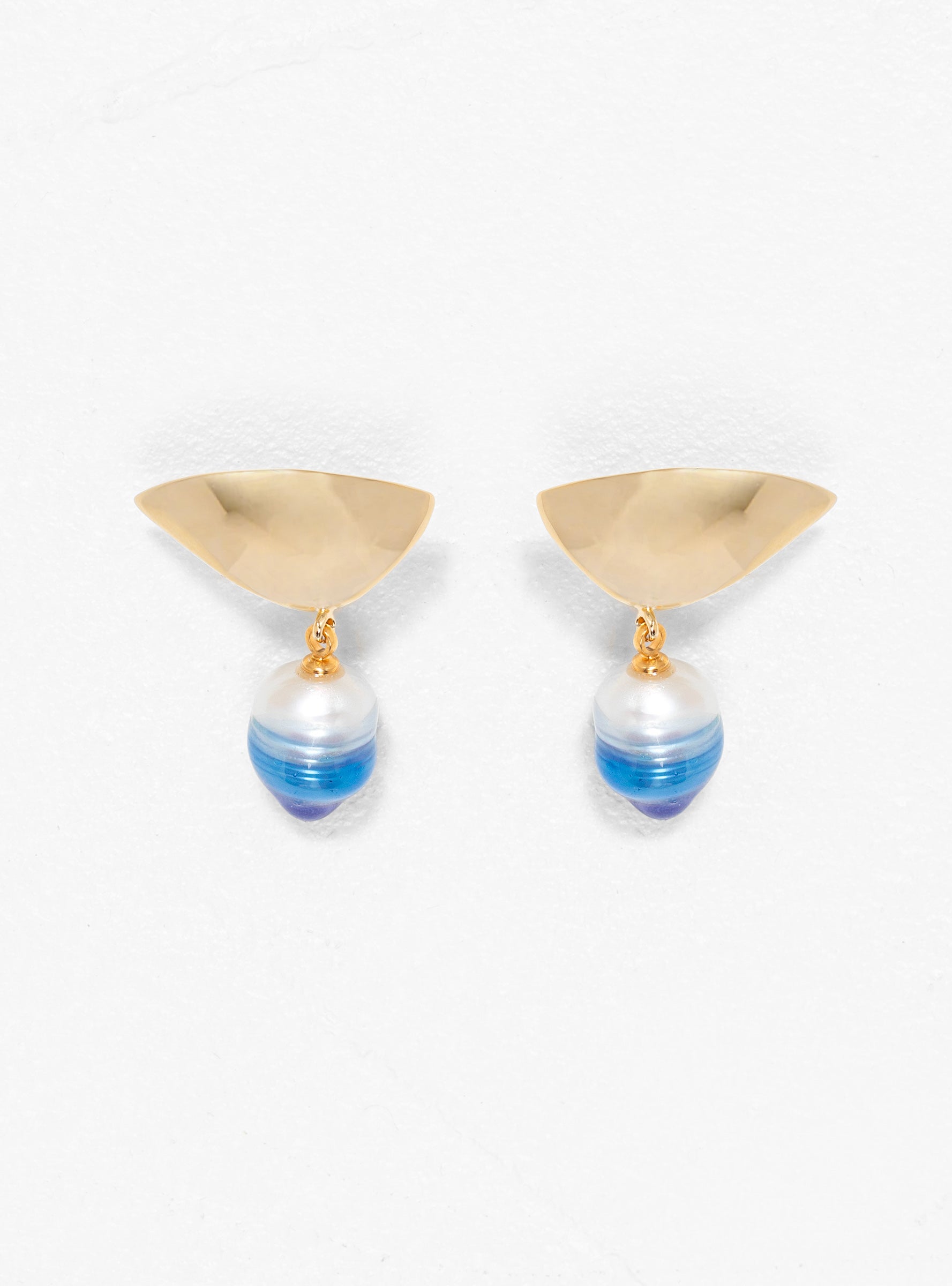  Lady Grey Pearl Lobe Earrings - Gold Blue