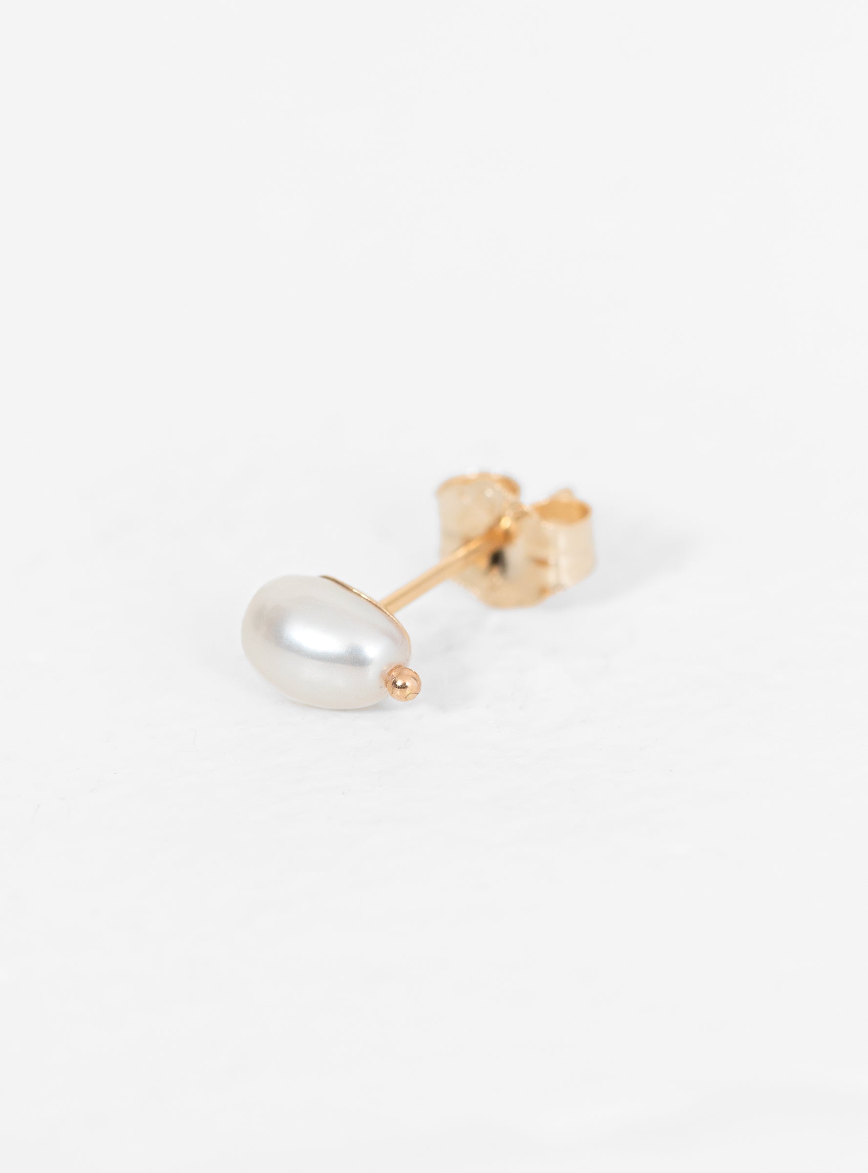  Wwake Irregular Pearl Stud Gold Single Earring