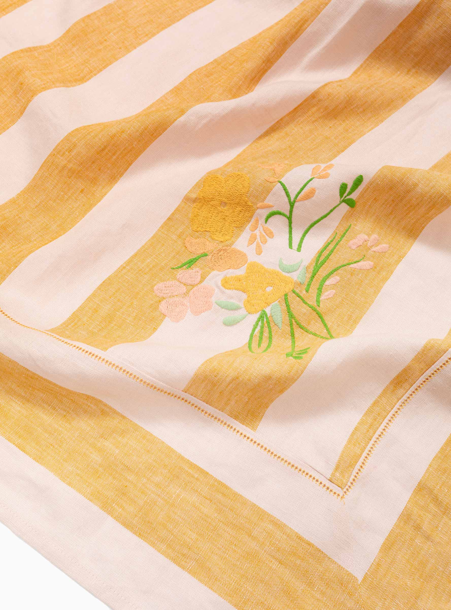  Projektityyny Sirkus Striped Tablecloth Yellow & Pink