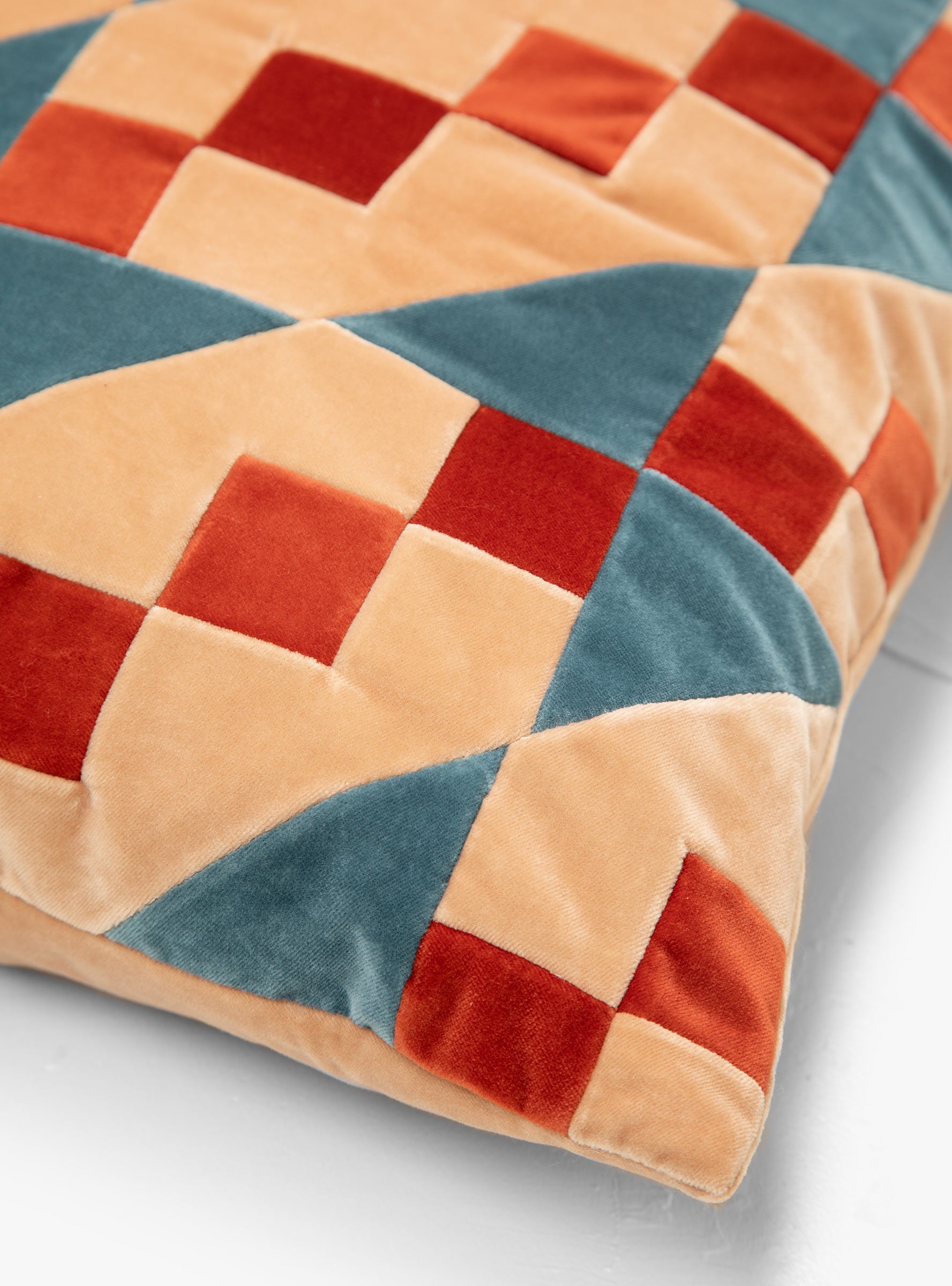  Christina Lundsteen Addison Cushion Beige, Red & Blue