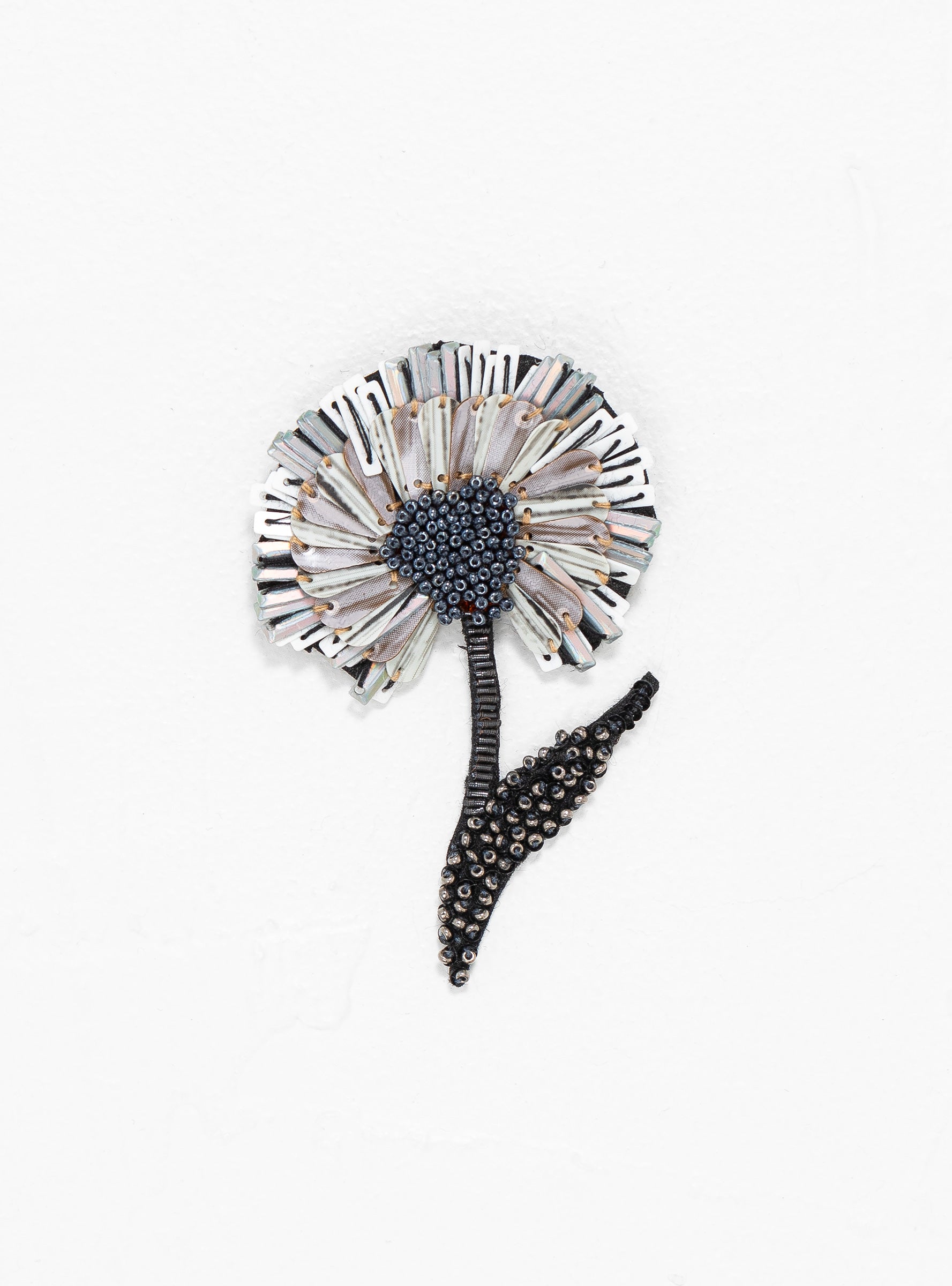  Trovelore Ruffle Flower Brooch Black