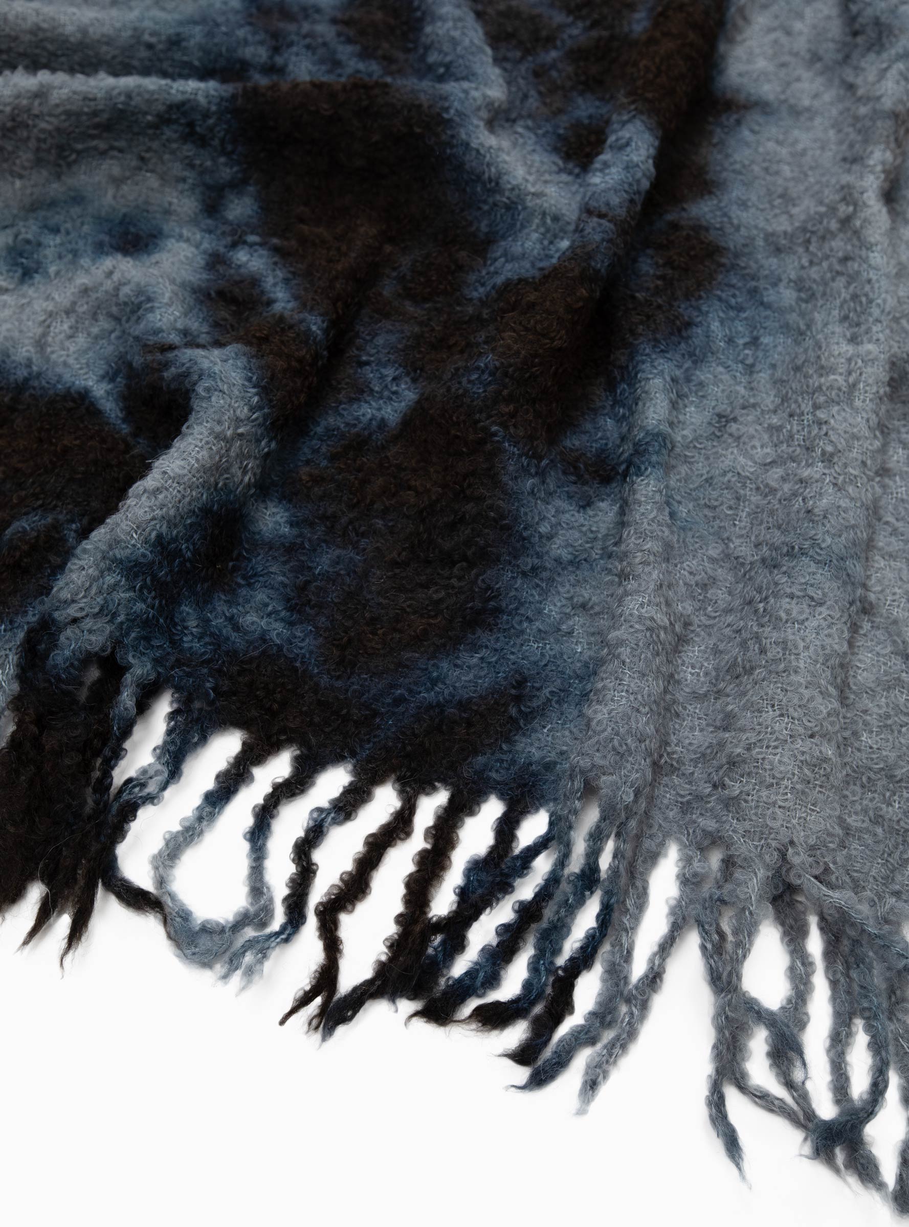  Suzusan Madara Shibori Bouclé Throw Indigo