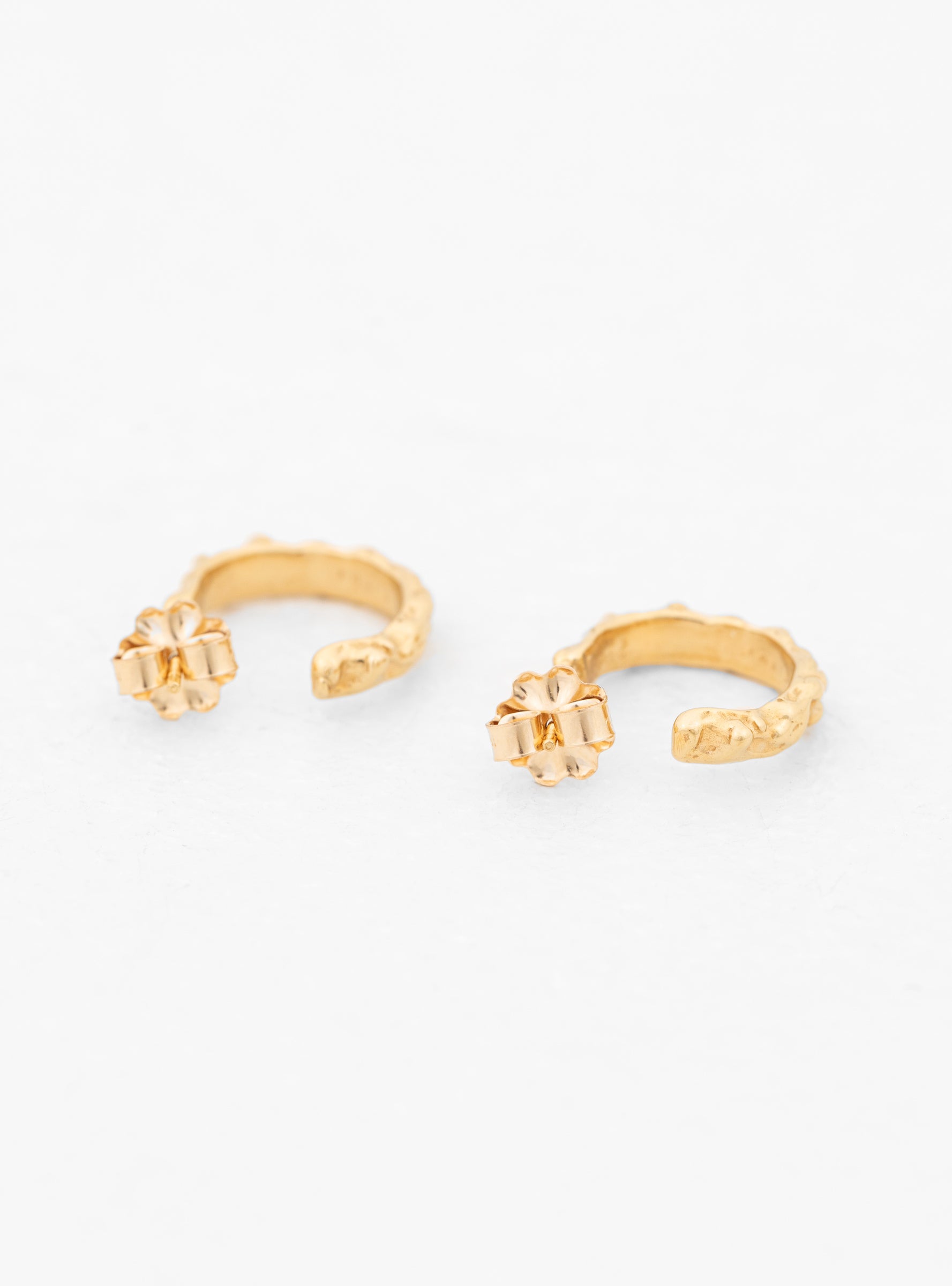  Faris Roca Small Gold-Plated Bronze Hoop Earrings