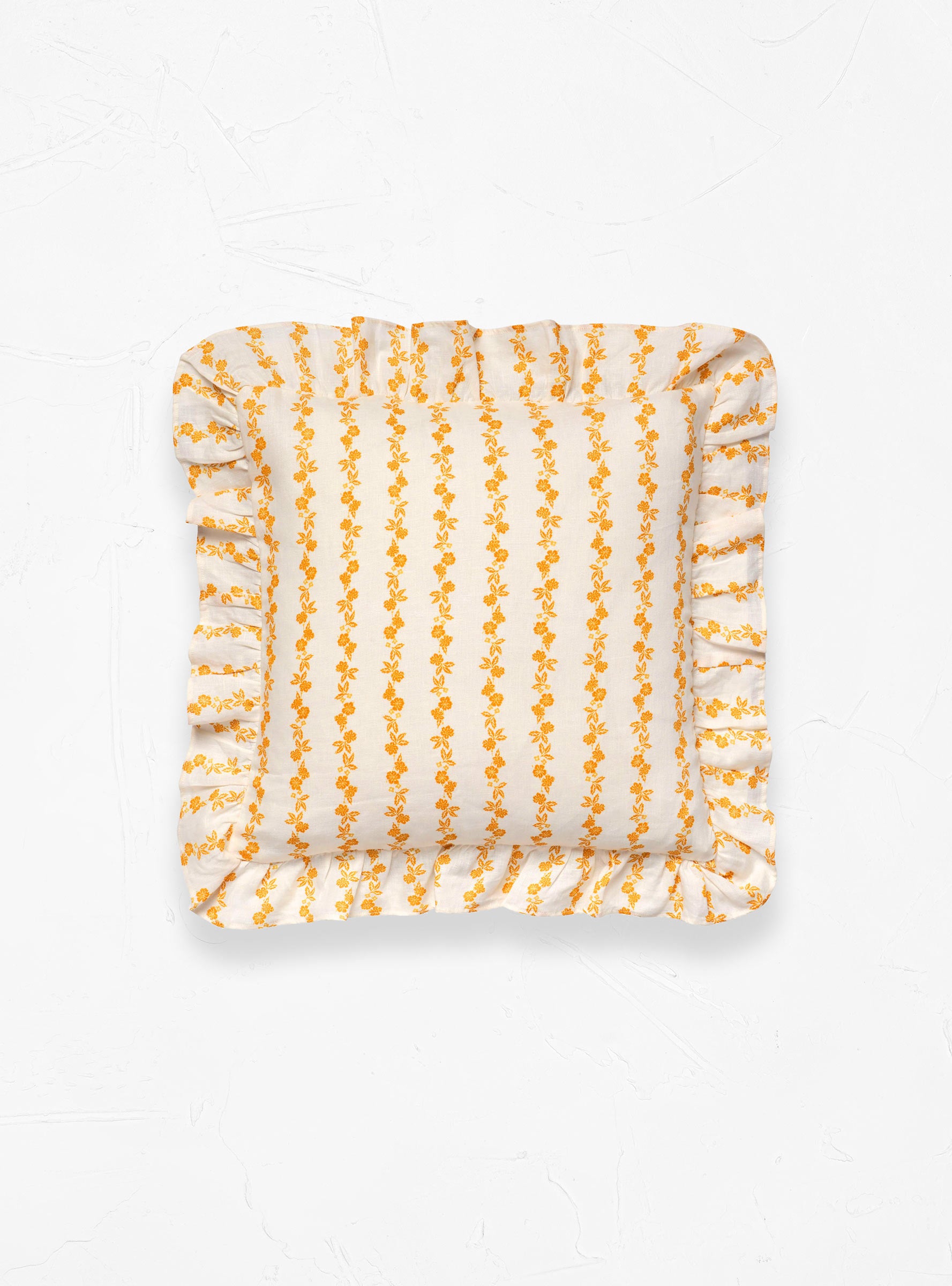  Projektityyny Seppele Frill Cushion White & Honeycomb Yellow