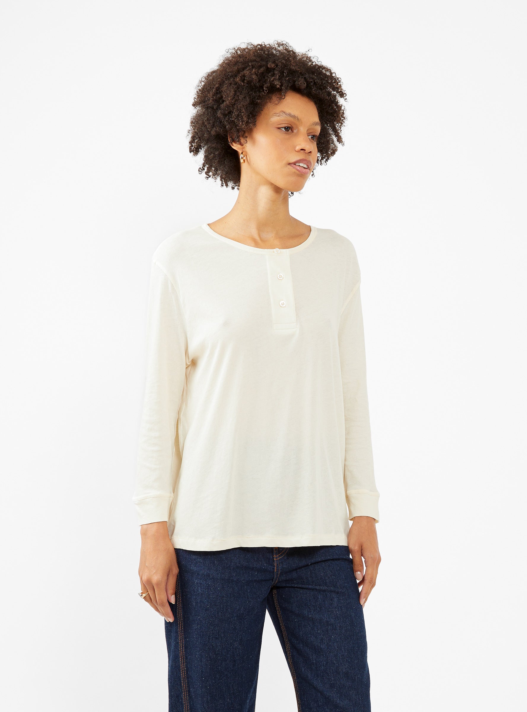  THE GREAT. The Sleep Henley Top Washed White