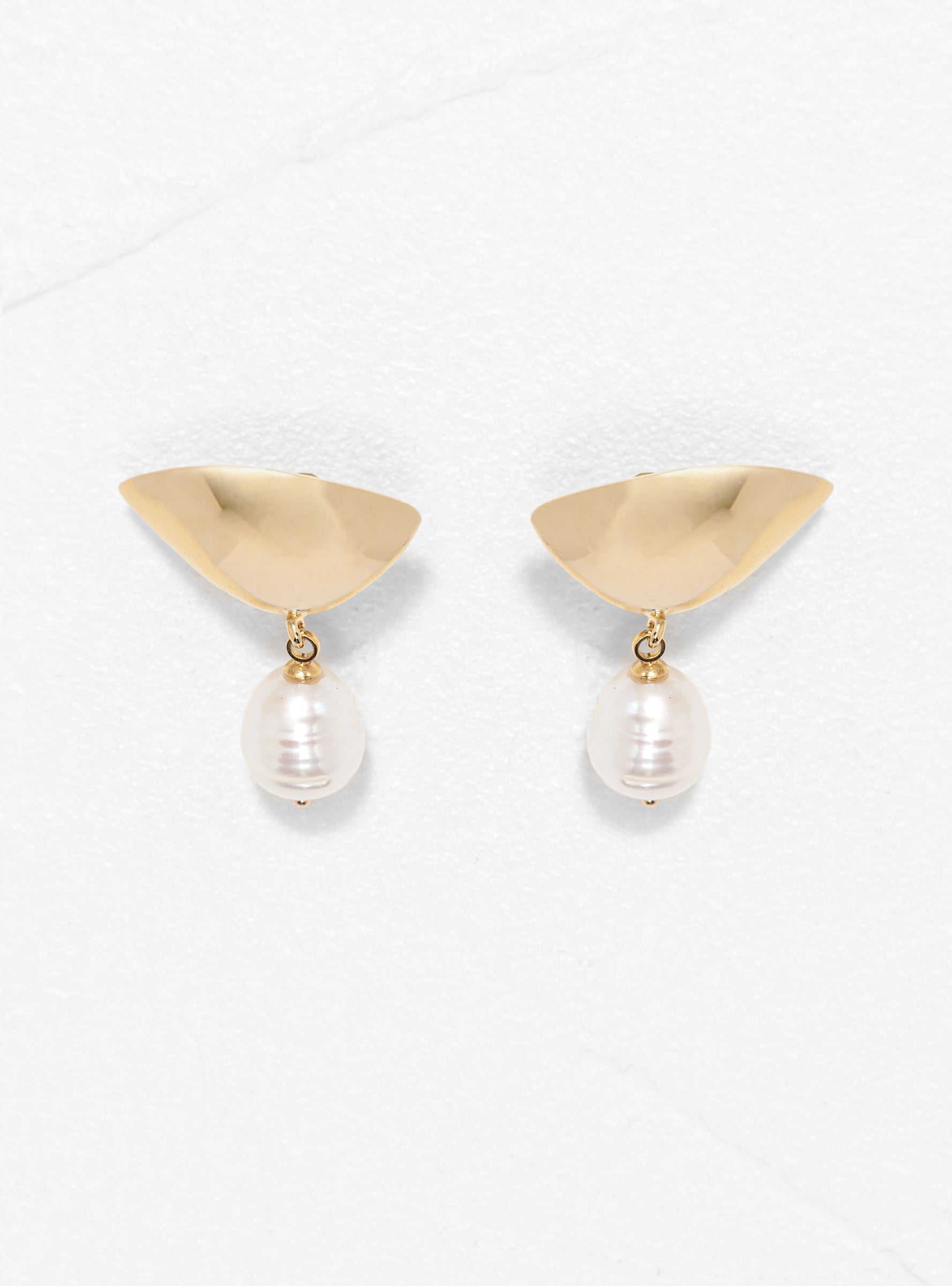  Lady Grey Lobe Pearl Earring