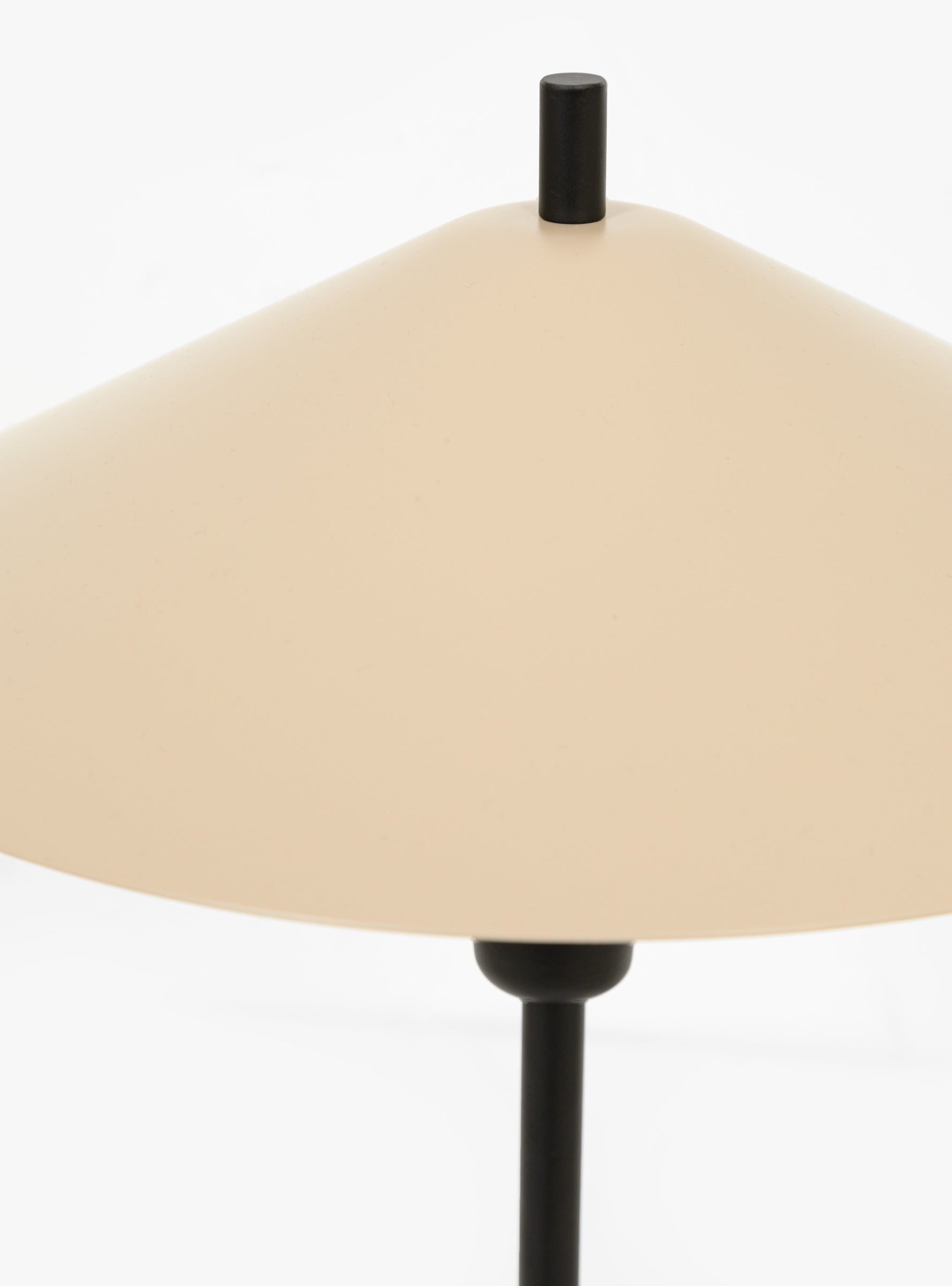  ferm LIVING Filo Table Lamp Cashmere Black & Beige