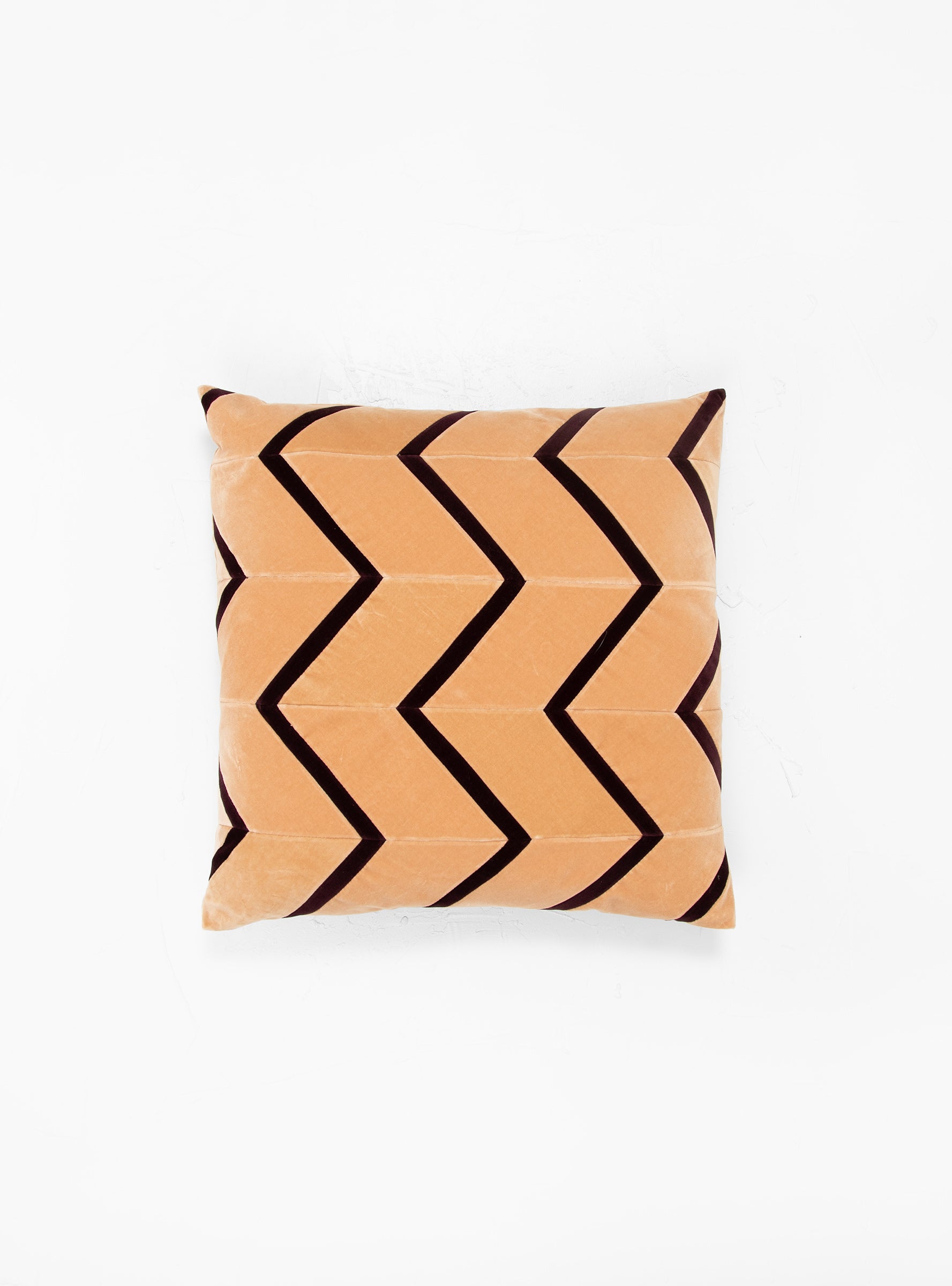  Christina Lundsteen Sadie Cushion Beige & Black