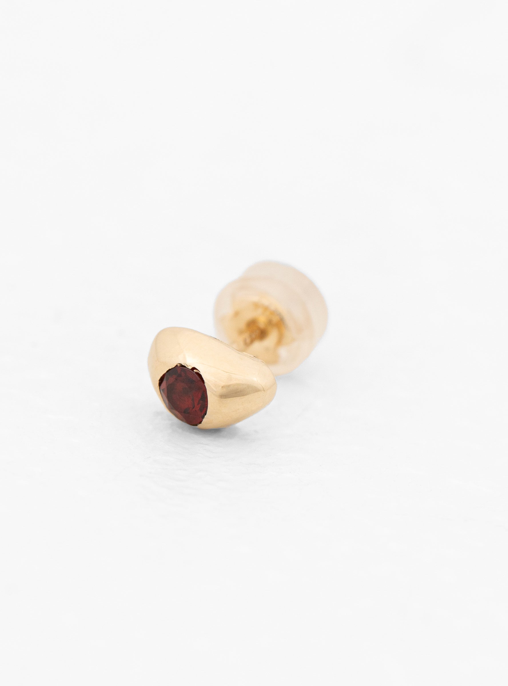  Faris Egg Garnet Gem 14K Gold Stud Earring