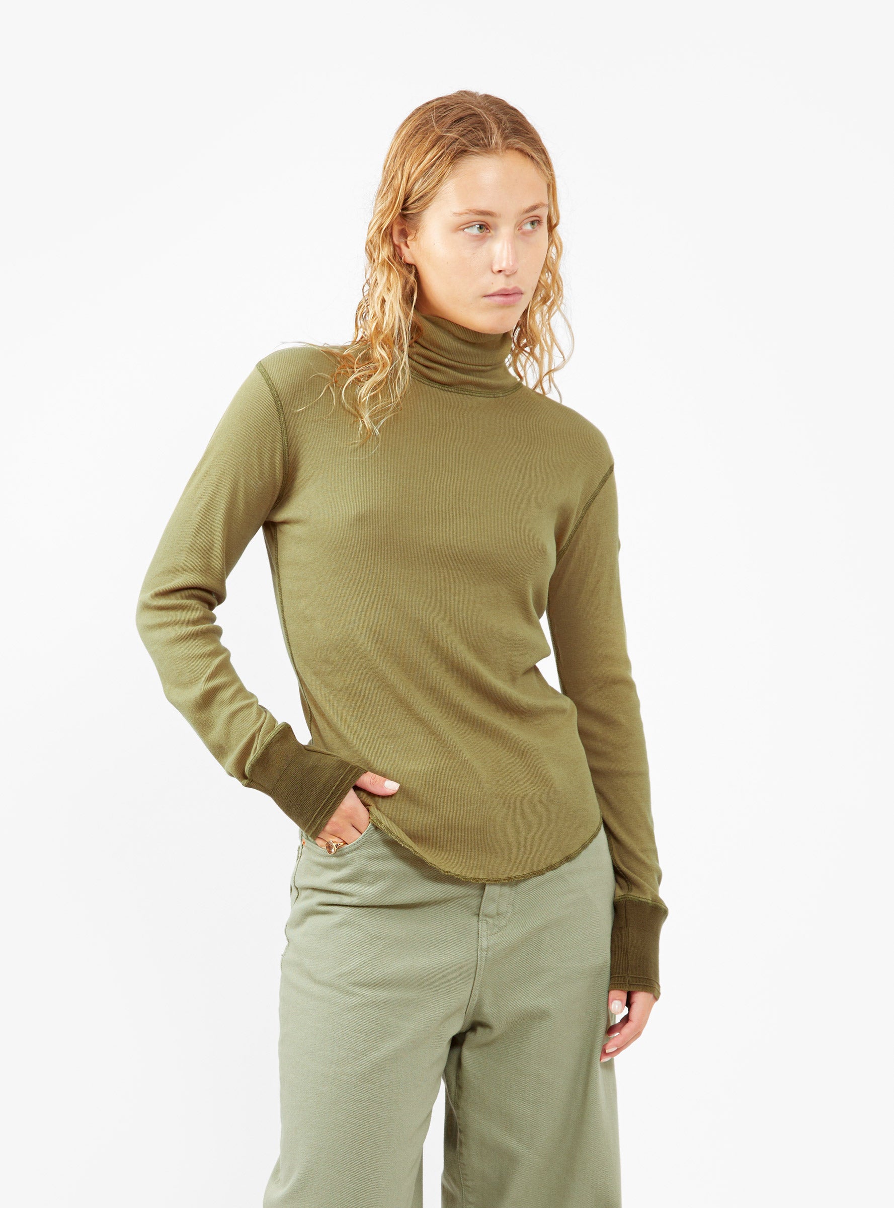  BEAMS BOY Ribbed Turtleneck Top Olive