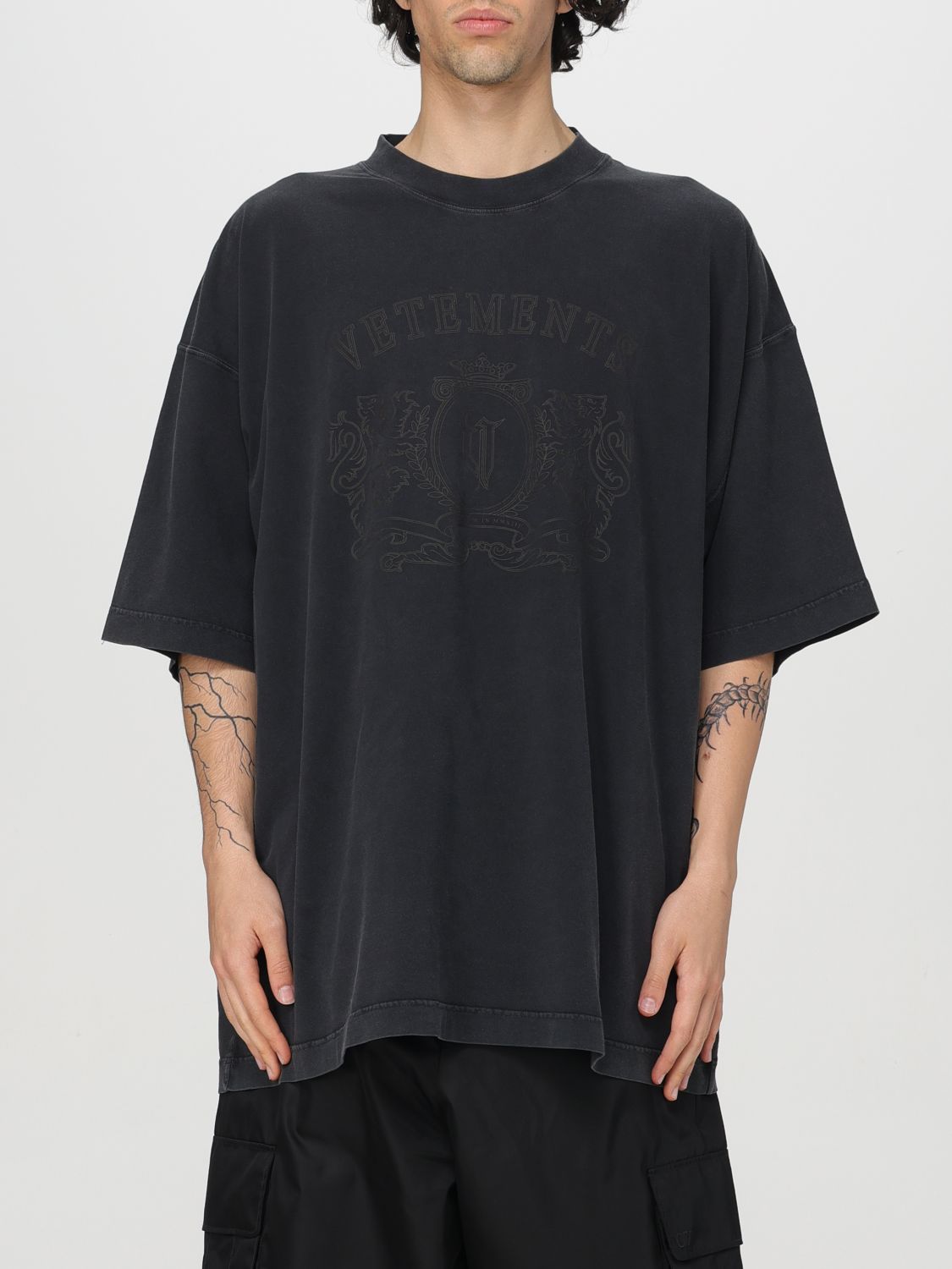 Vetements T-Shirt VETEMENTS Men color Black